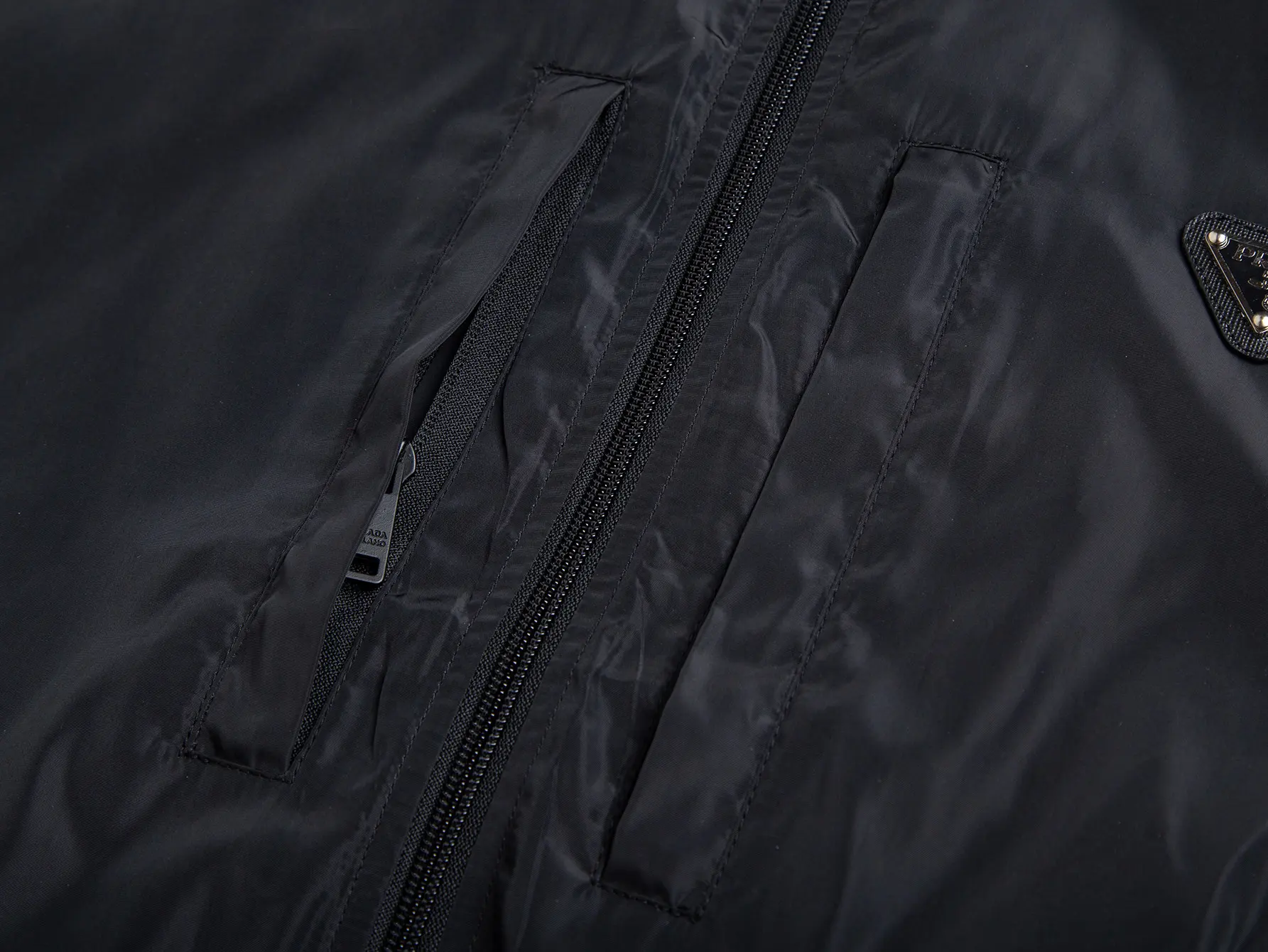 Reversible Hooded Windbreaker Jacket with Triangle Logo D35020440 — view 11