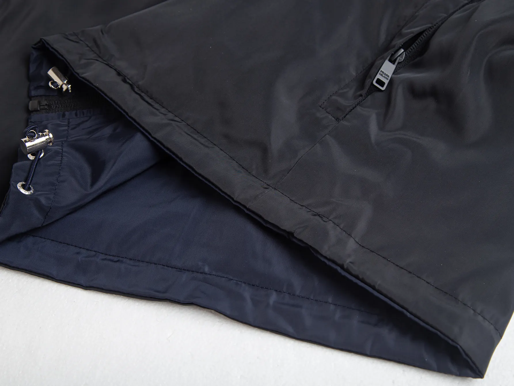Reversible Hooded Windbreaker Jacket with Triangle Logo D35020440 — view 15
