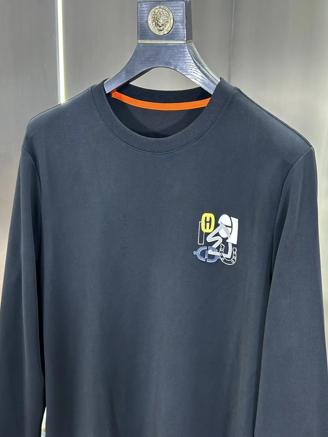 Embroidered Logo Long-Sleeved T-Shirt D11521501 — view 8