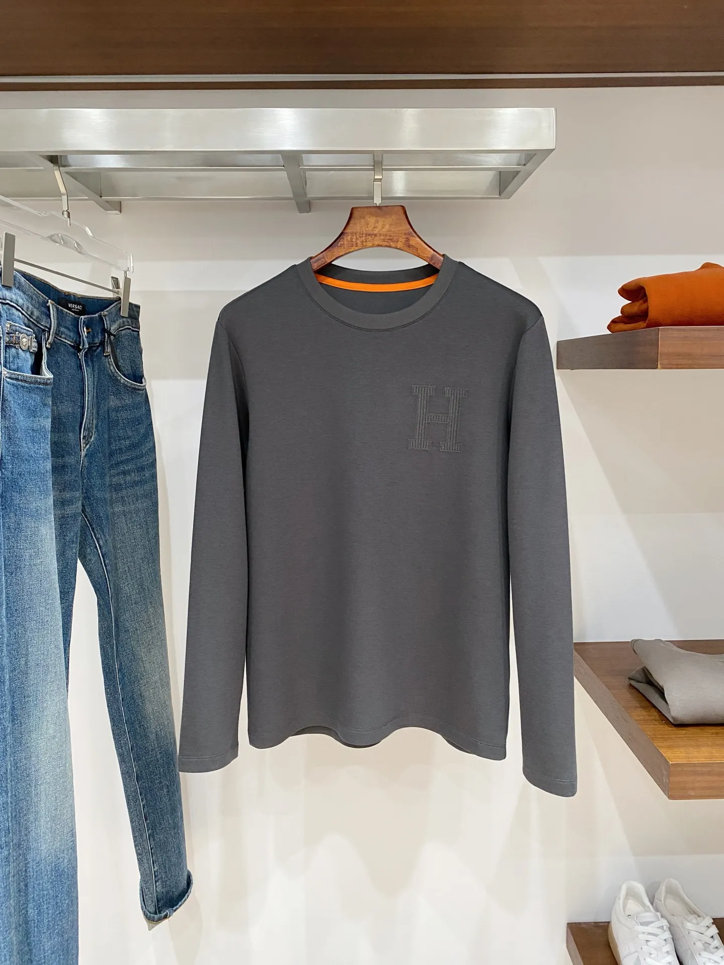 Embroidered Logo Wool-Blend Long-Sleeve T-Shirt D18021497