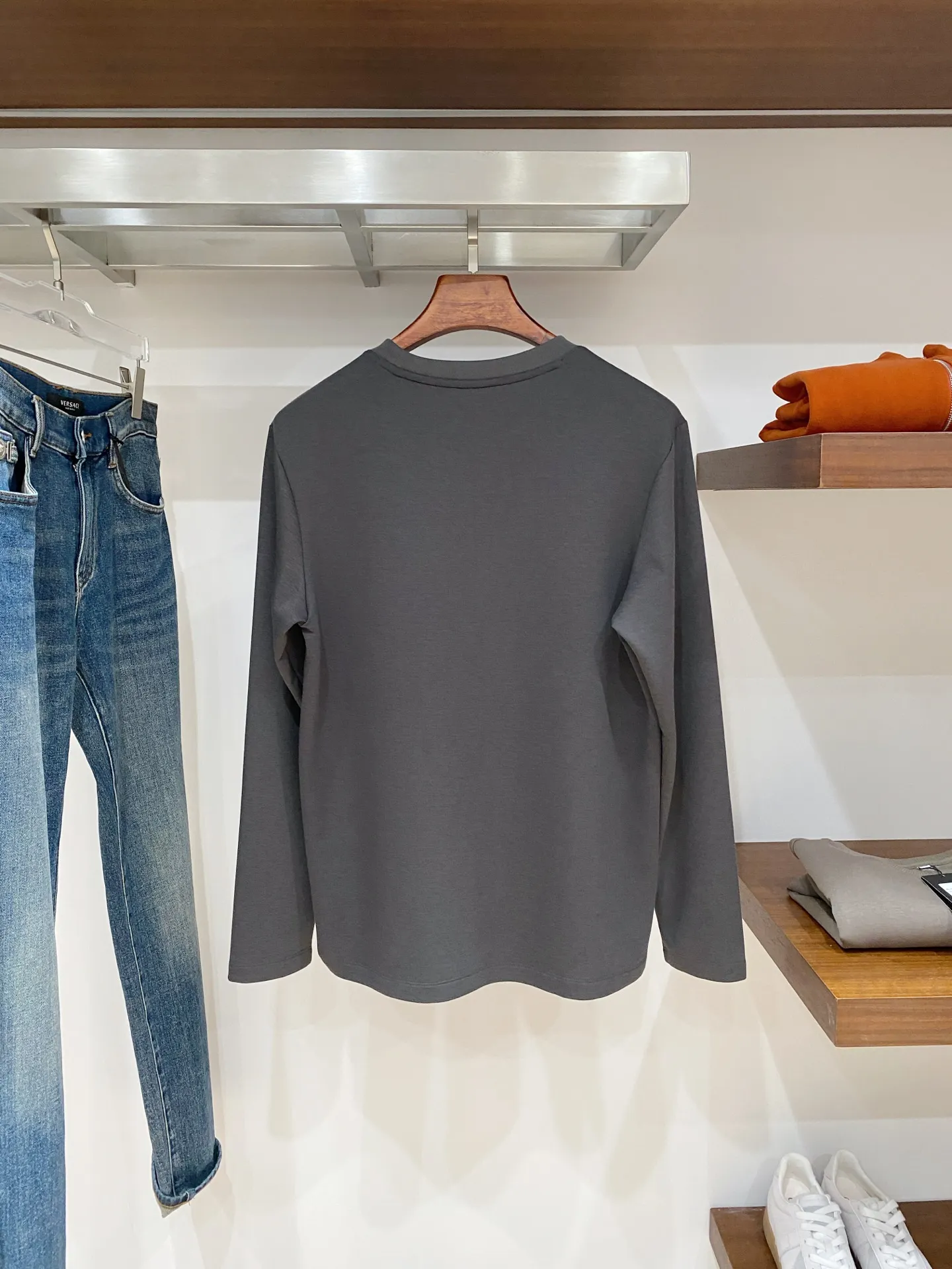 Embroidered Logo Wool-Blend Long-Sleeve T-Shirt D18021497 — view 2