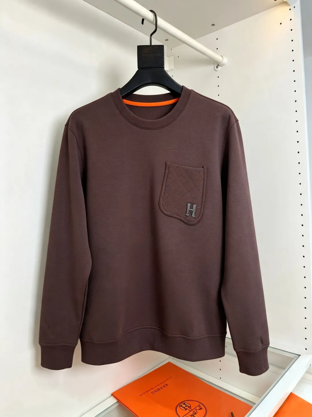 Quilted Pocket Crew-Neck Sweatshirt D19521488