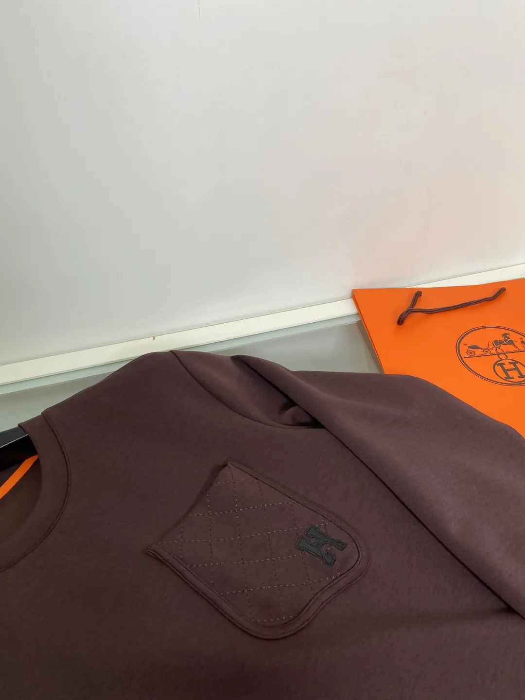 Quilted Pocket Crew-Neck Sweatshirt D19521488 — view 5