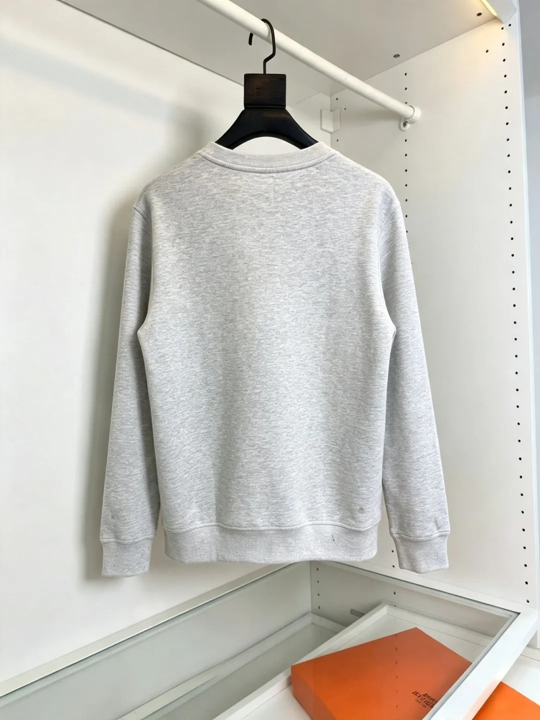 Embroidered Pocket Crew-Neck Sweatshirt D19521489 — view 2