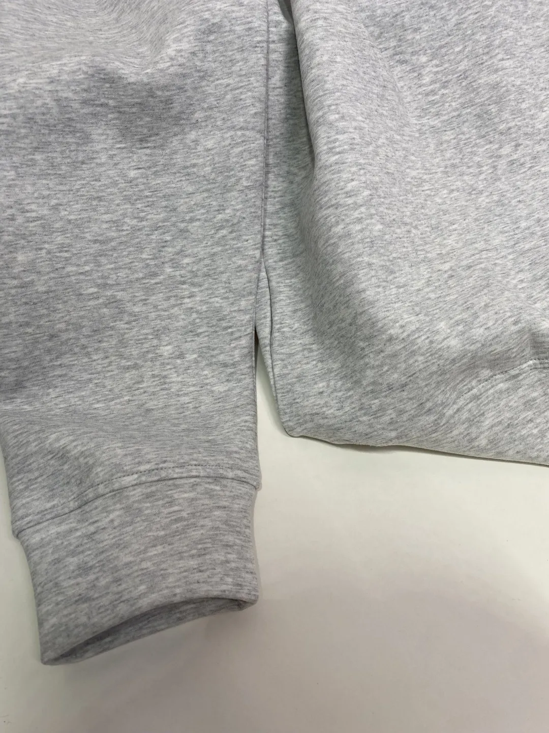 Embroidered Pocket Crew-Neck Sweatshirt D19521489 — view 4