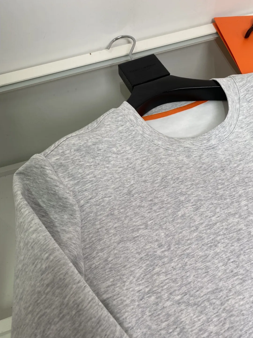 Embroidered Pocket Crew-Neck Sweatshirt D19521489 — view 5