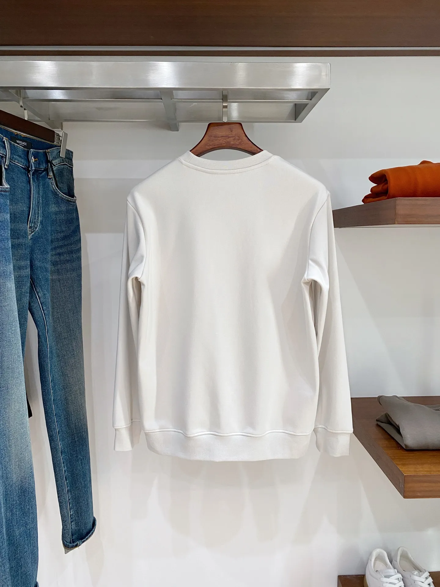 Embroidered Fleece-Lined Crew-Neck Sweatshirt D19521483 — view 2