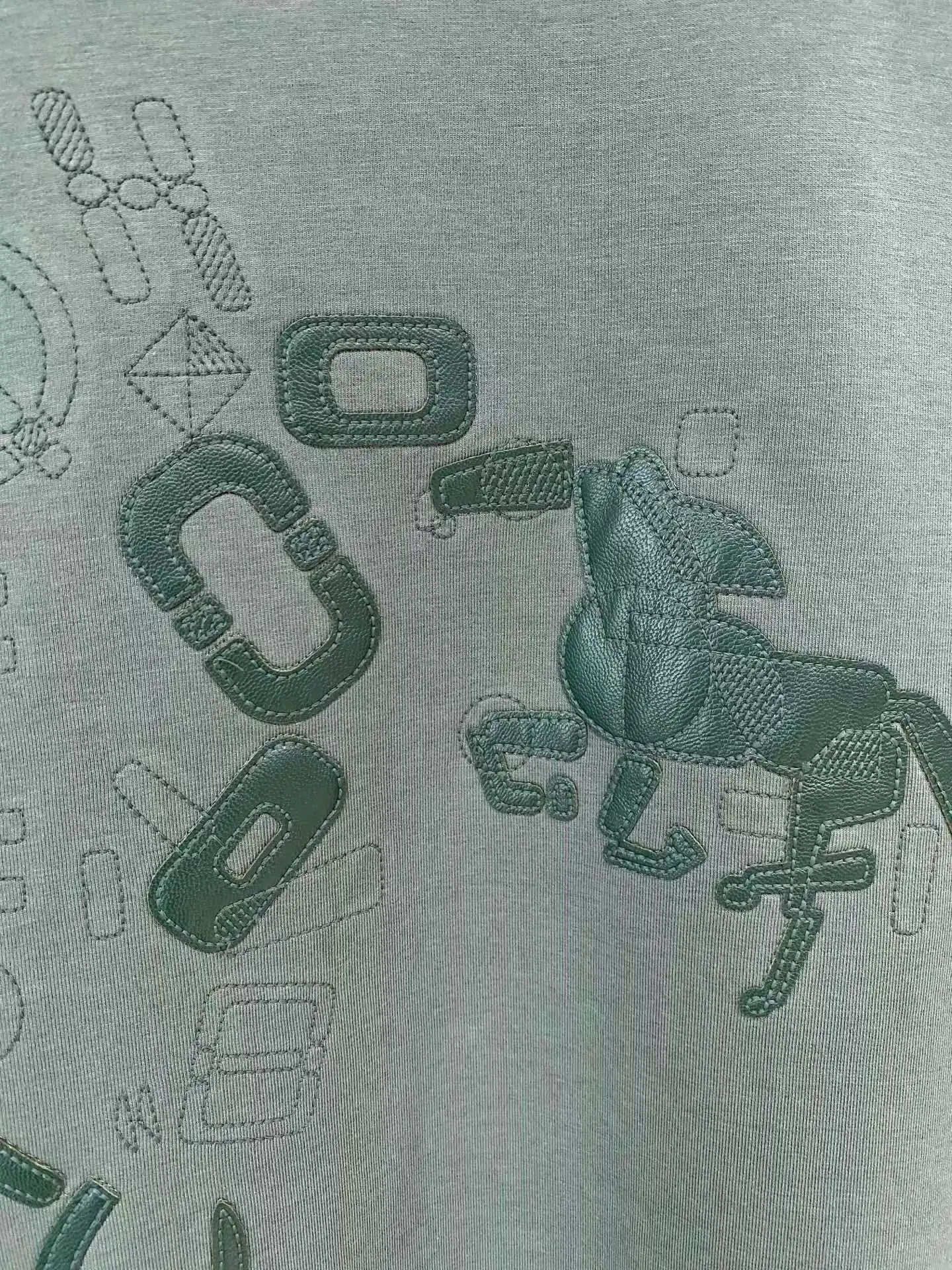 Embroidered Horse Motif Crew-Neck Sweatshirt D19521492 — view 4