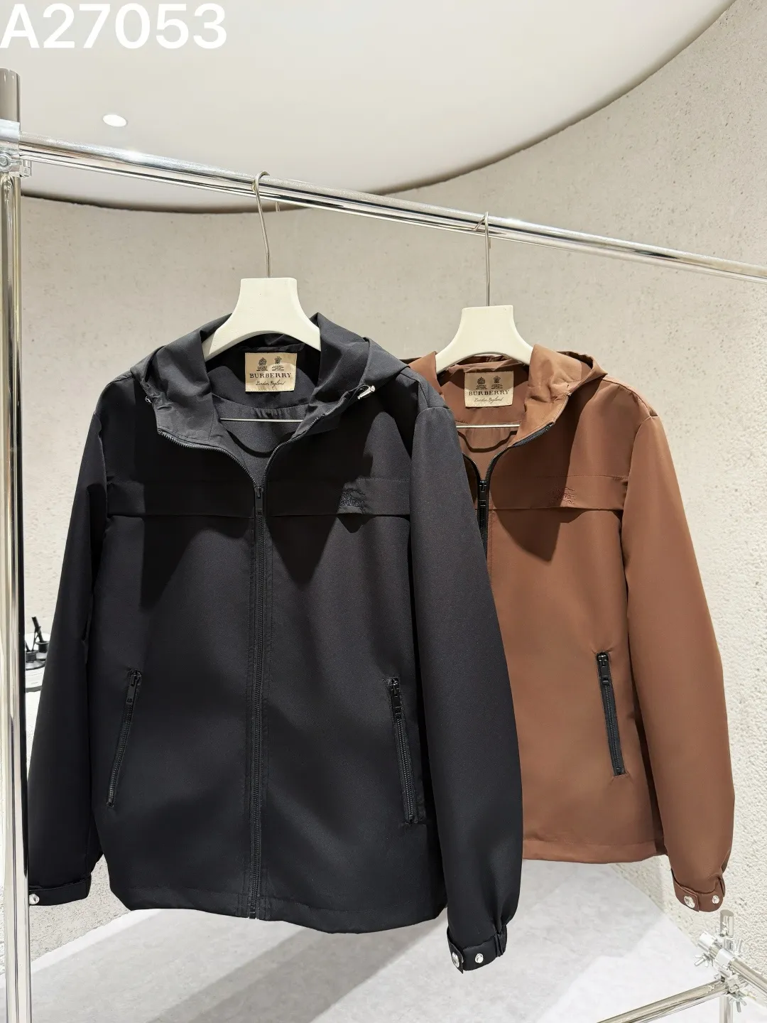 Hooded Technical Shell Jacket D21521477 — view 4