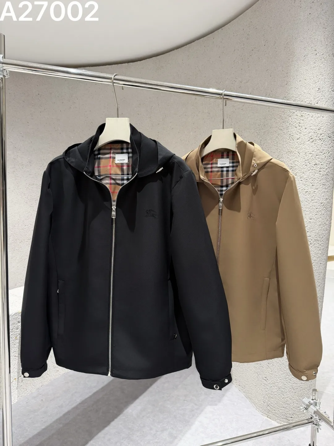 Hooded Technical Shell Jacket D21521478 — view 3