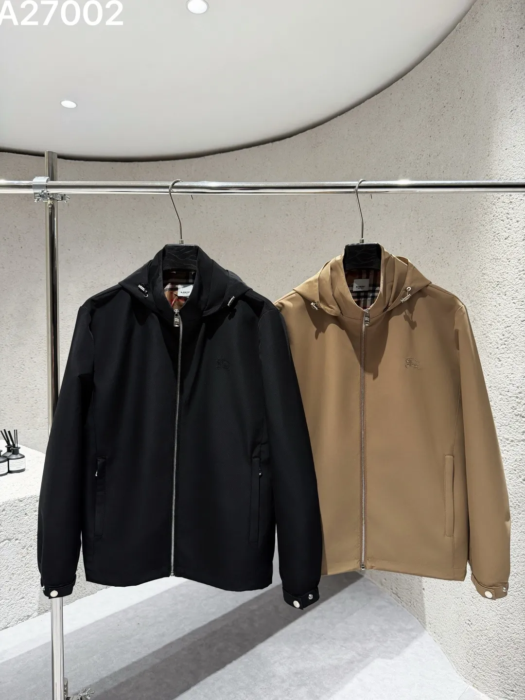 Hooded Technical Shell Jacket D21521478 — view 4