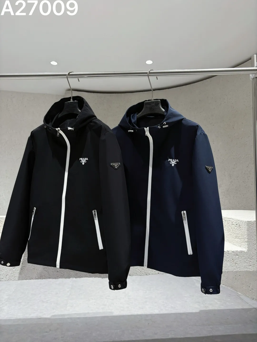 Hooded Technical Shell Jacket D21521474 — view 3