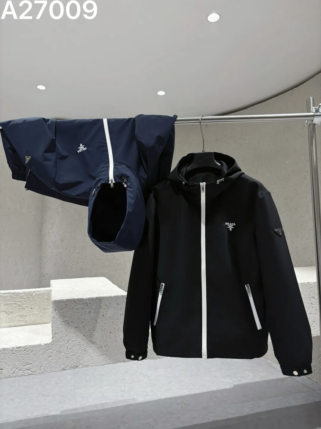 Hooded Technical Shell Jacket D21521474 — view 4
