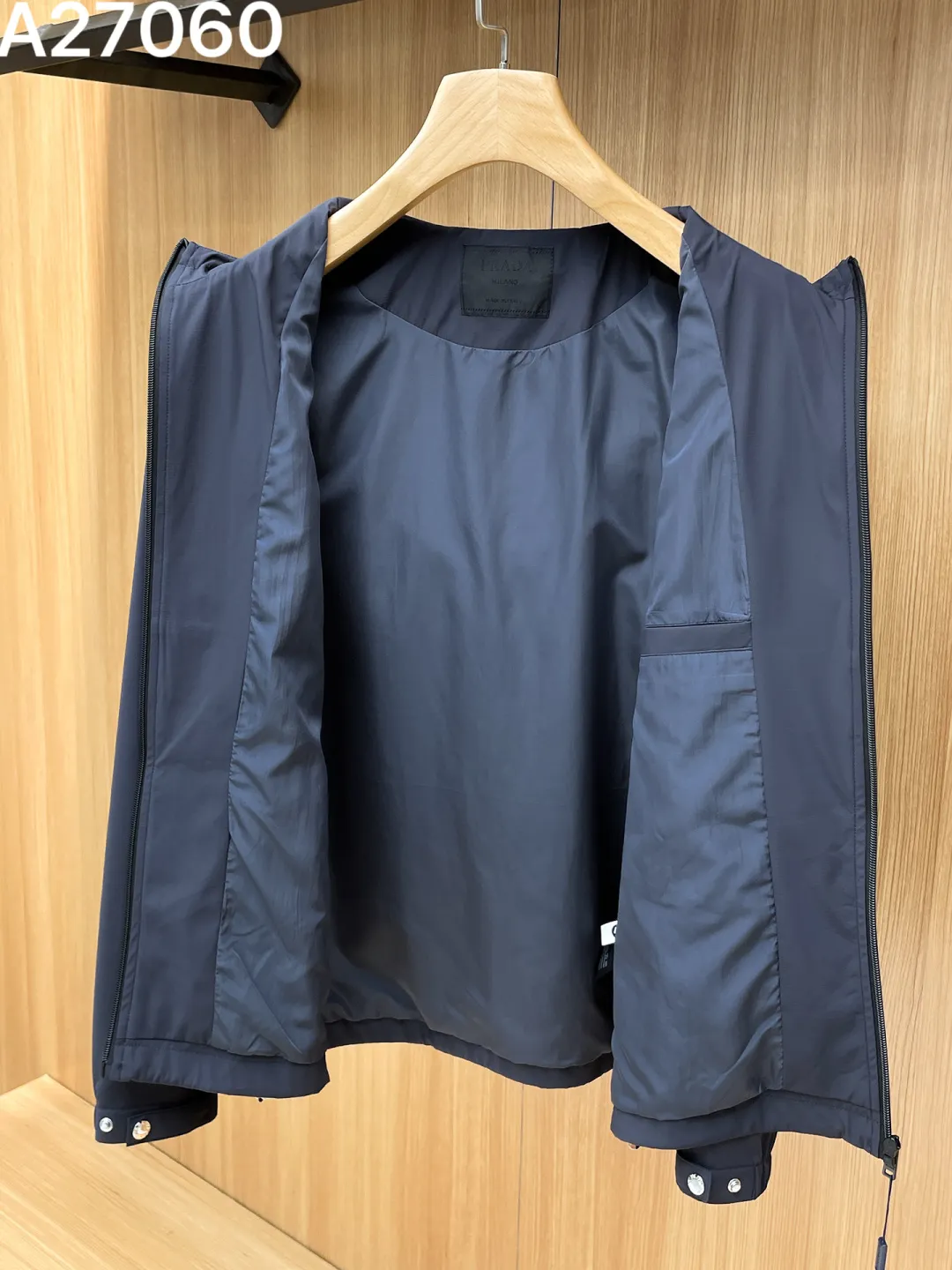 Logo-Appliqué Hooded Windbreaker Jacket D21521465 — view 3
