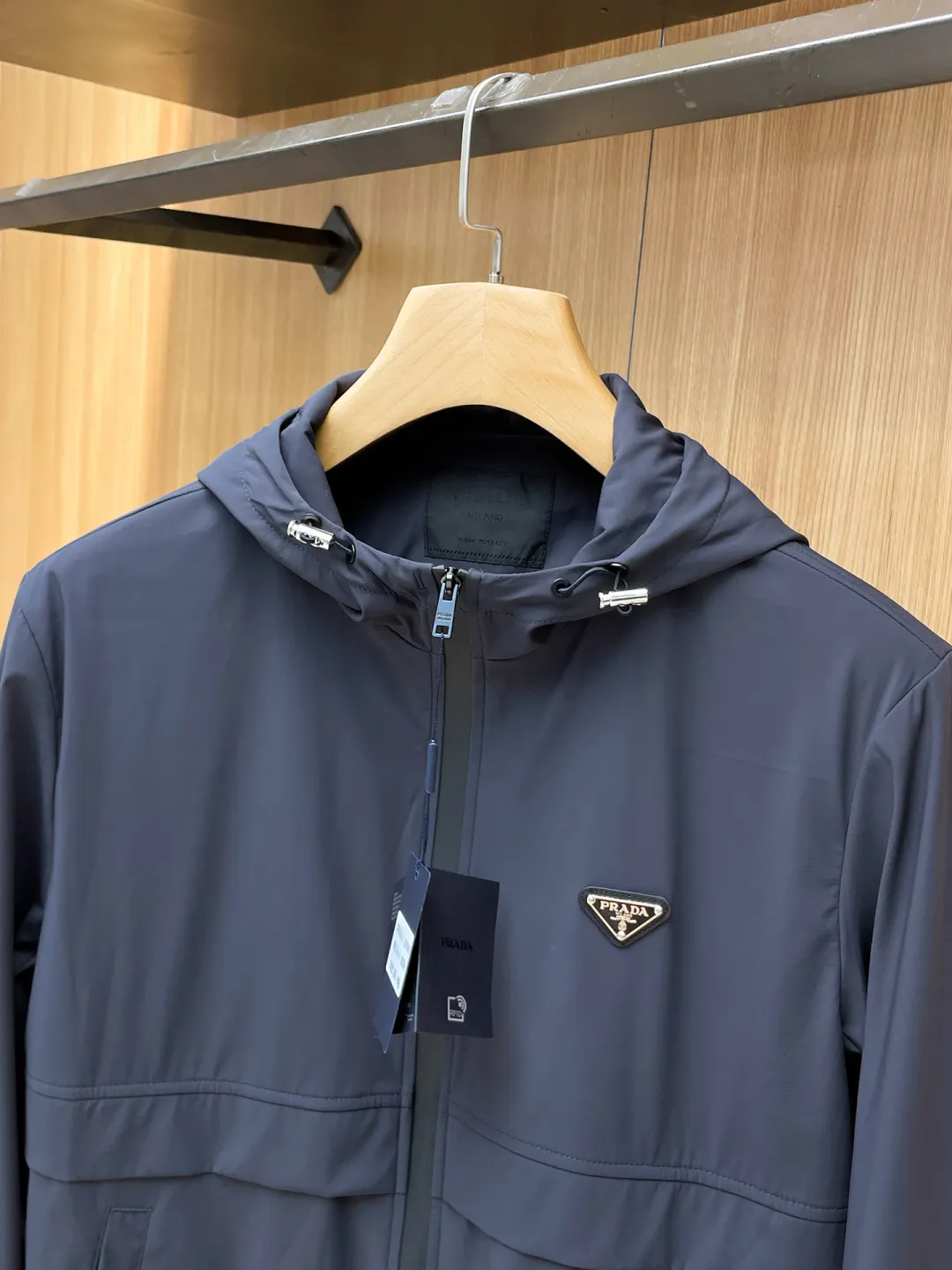Logo-Appliqué Hooded Windbreaker Jacket D21521465 — view 4