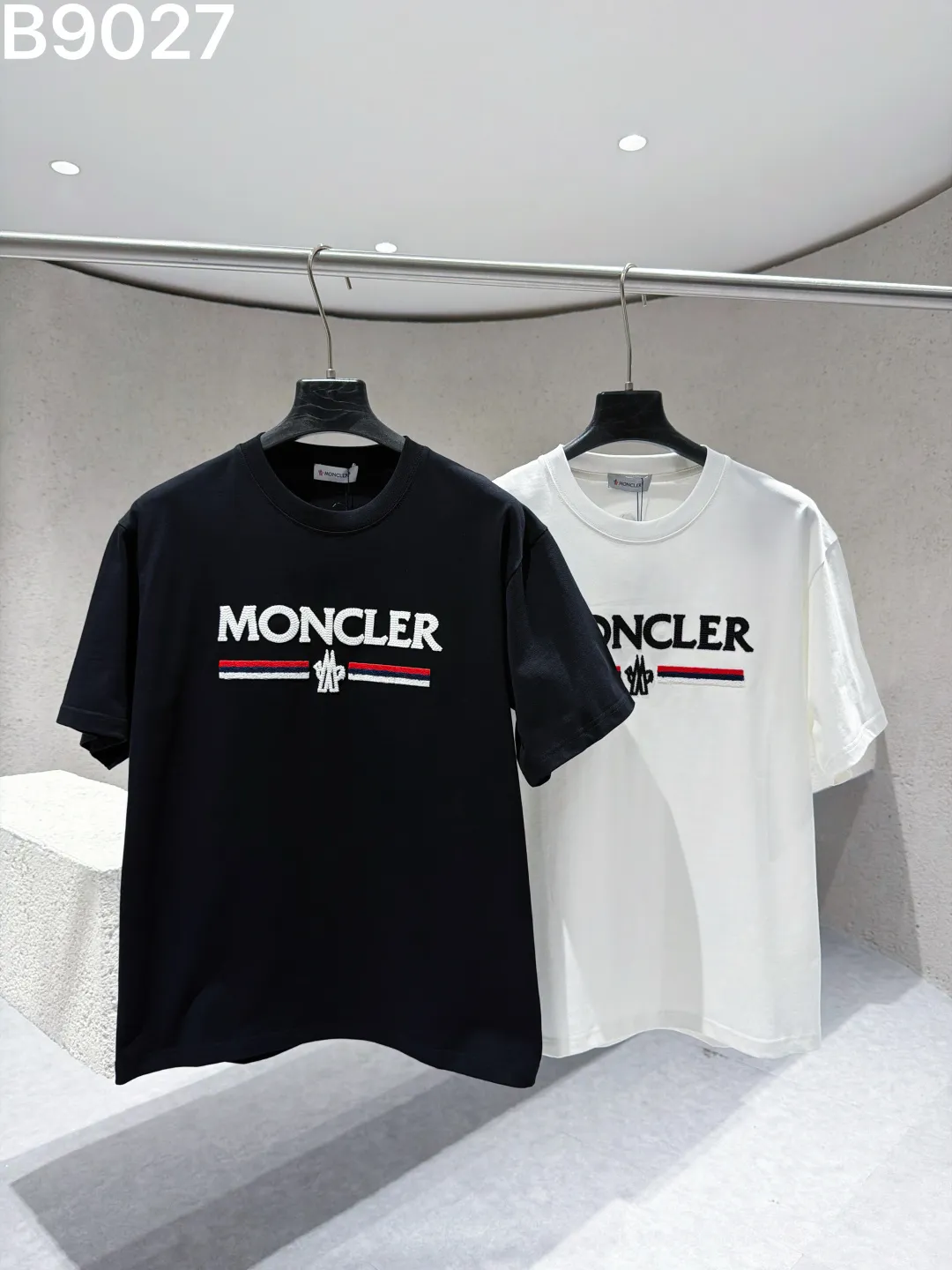 Embroidered Logo Cotton T-Shirt D8521553 — view 3