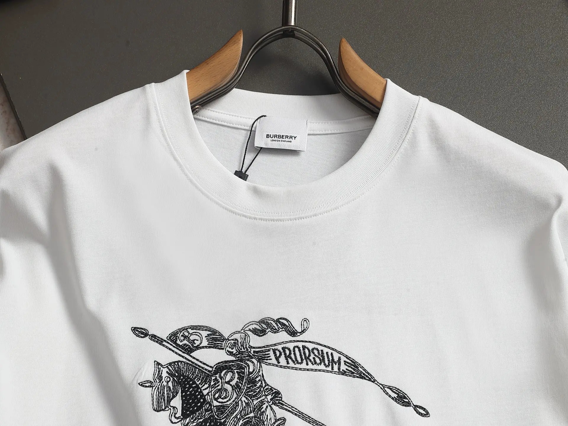 Embroidered Equestrian Knight Logo T-Shirt D13520175 — view 3