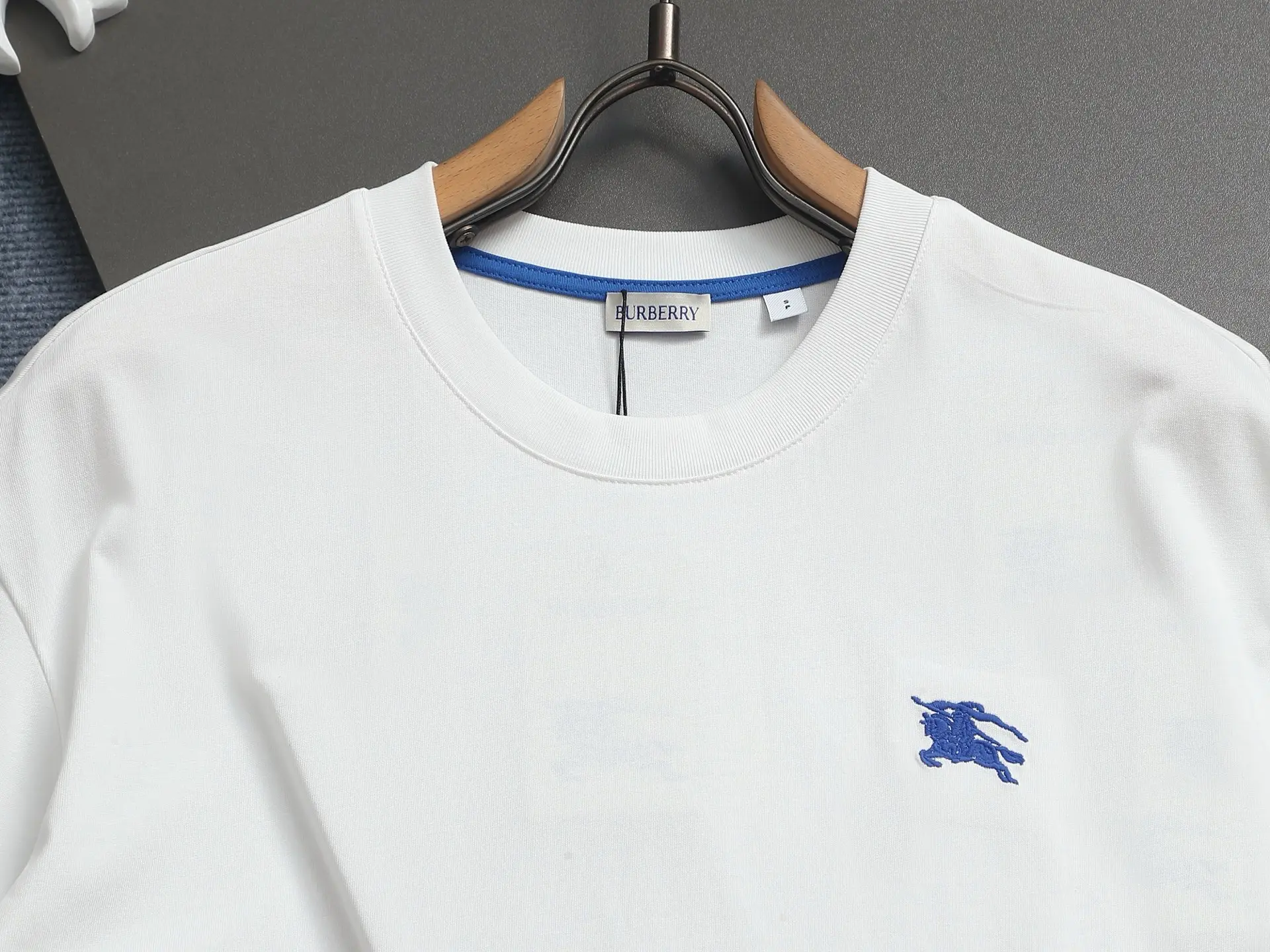 Equestrian Knight Embroidery Cotton T-Shirt D13520169 — view 3