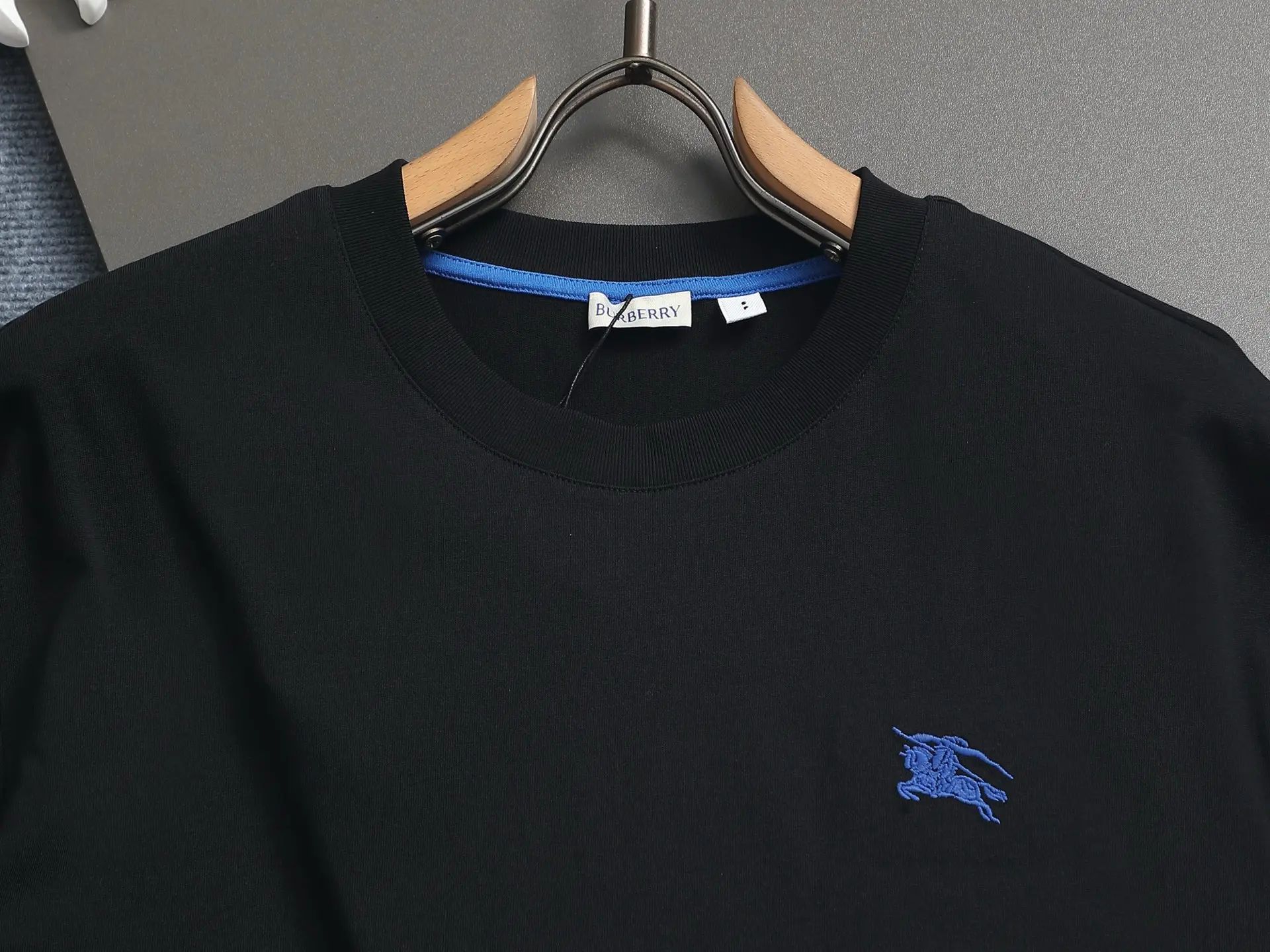 Embroidered Equestrian Knight Logo Cotton T-Shirt D13520170 — view 3