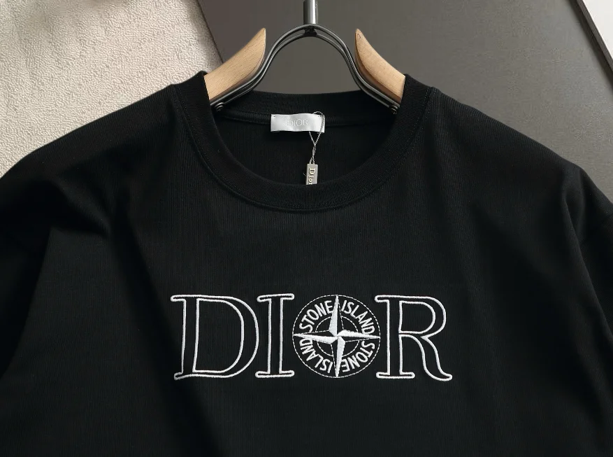 Vintage-Inspired Embroidered Logo T-Shirt D13520164 — view 3