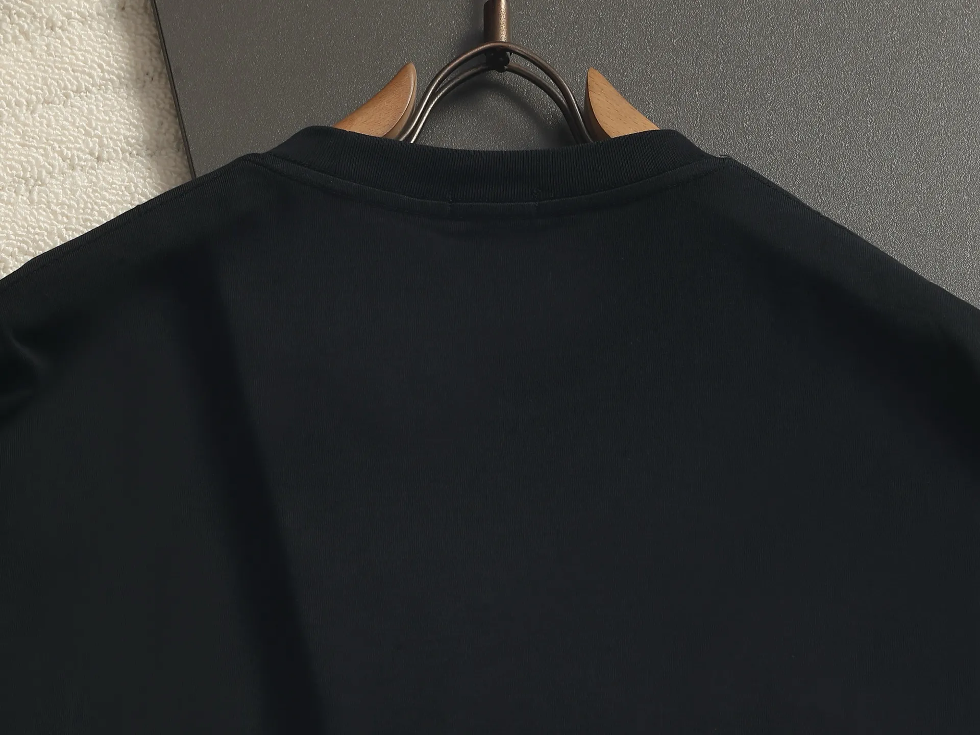 Vintage-Inspired Embroidered Logo T-Shirt D13520164 — view 8