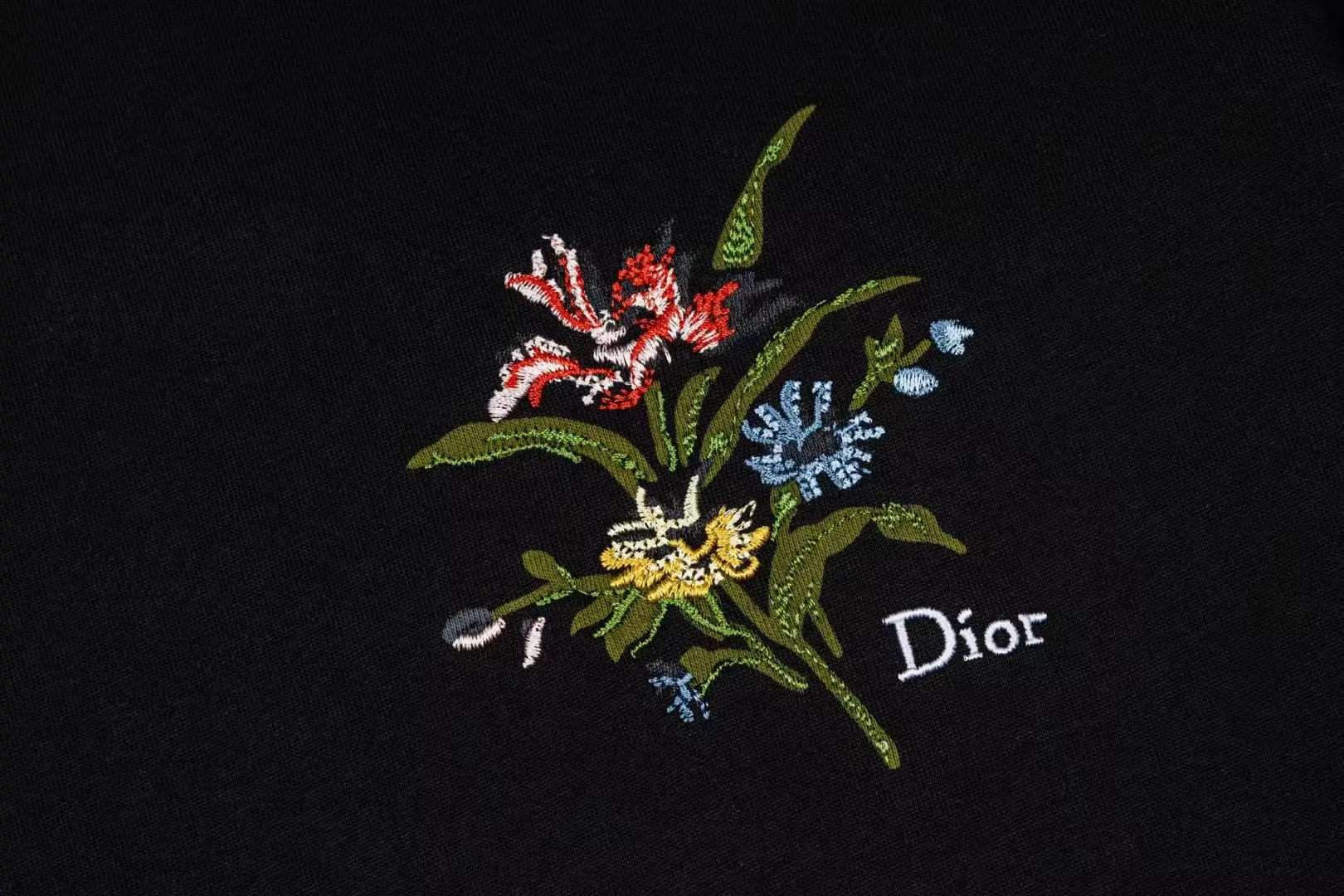 Floral Logo Embroidery Crew-Neck T-Shirt D13520162 — view 3