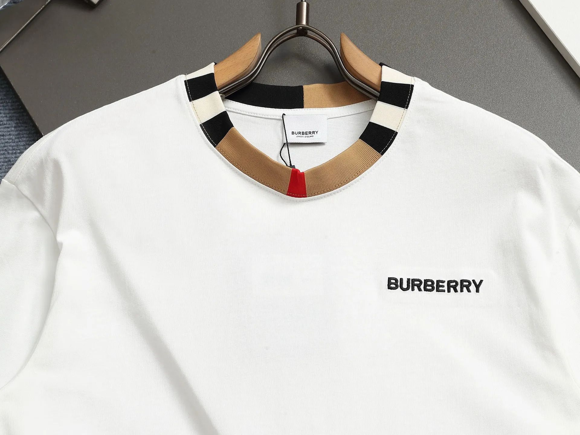 Logo Embroidery Check-Trim Cotton T-Shirt D13520172 — view 3