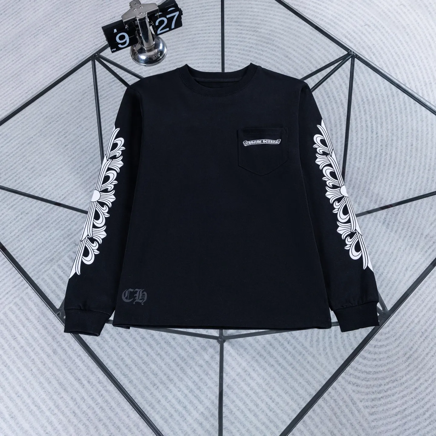 Aspen Exclusive Long-Sleeve Graphic T-Shirt D14021419