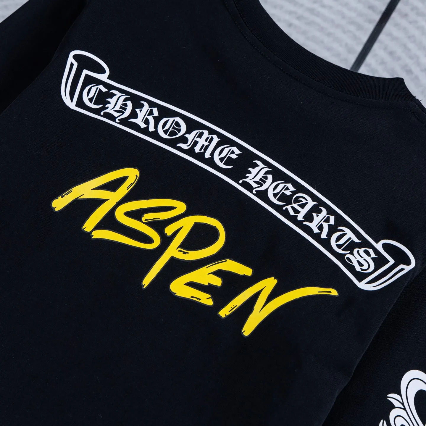 Aspen Exclusive Long-Sleeve Graphic T-Shirt D14021419 — view 8