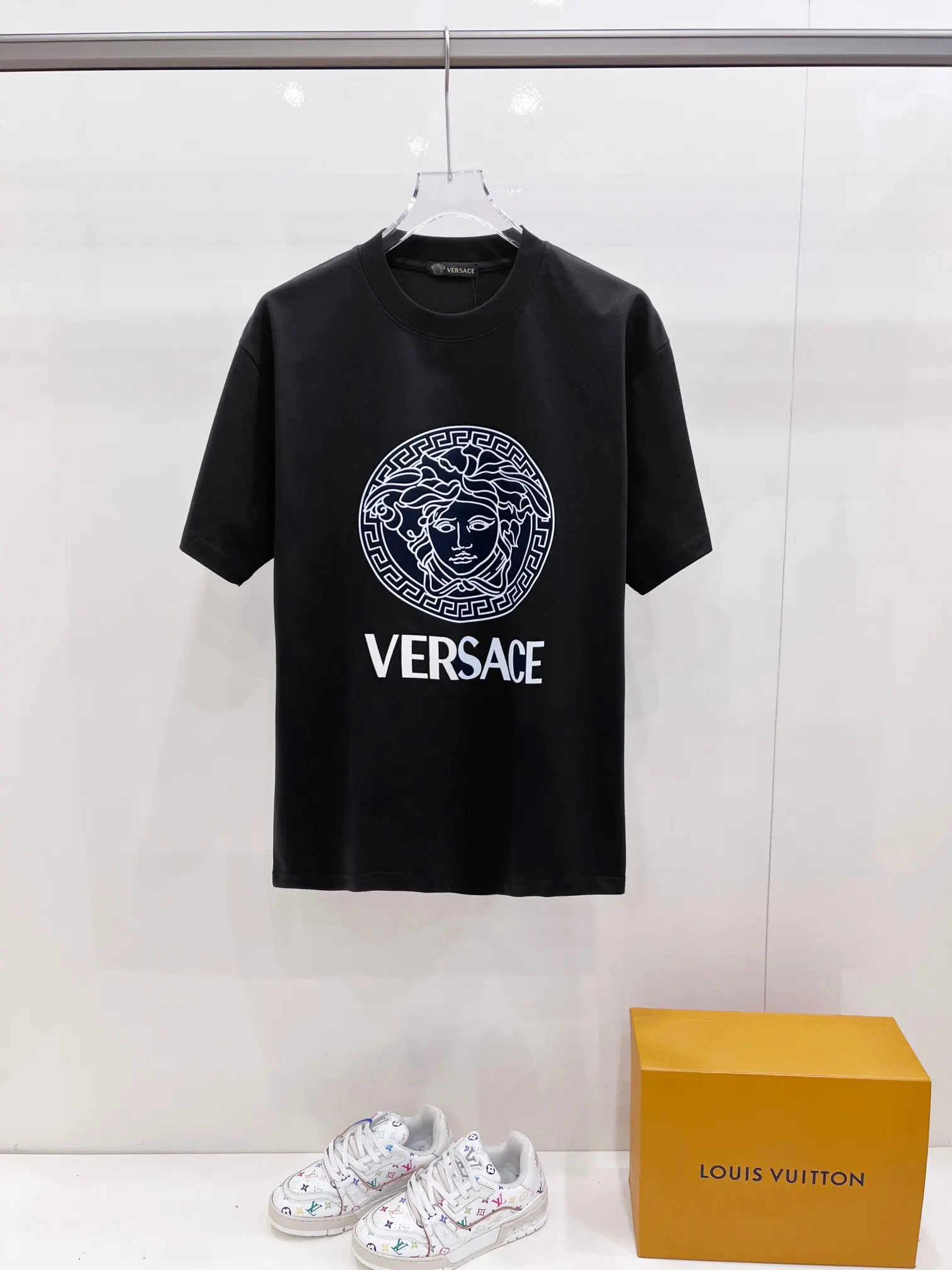 Medusa Logo Graphic T-Shirt D14520140