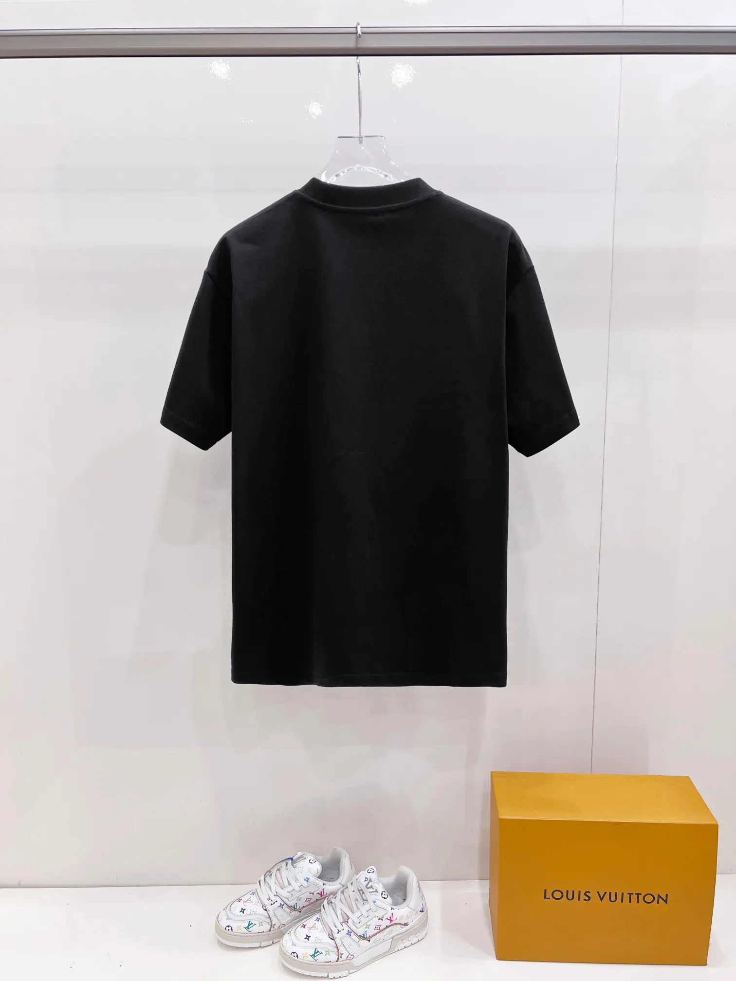 Medusa Logo Graphic T-Shirt D14520140 — view 2