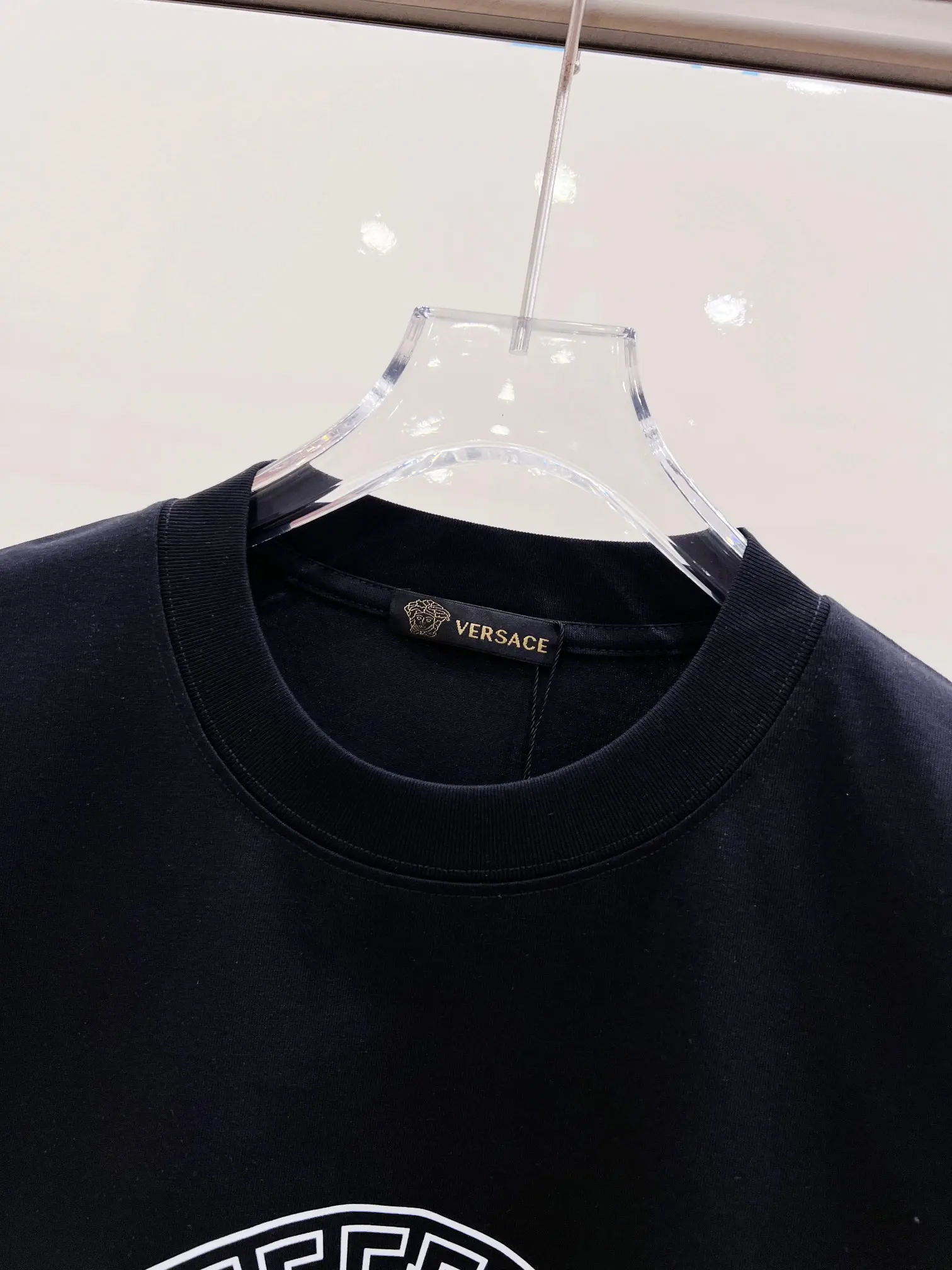 Medusa Logo Graphic T-Shirt D14520140 — view 3