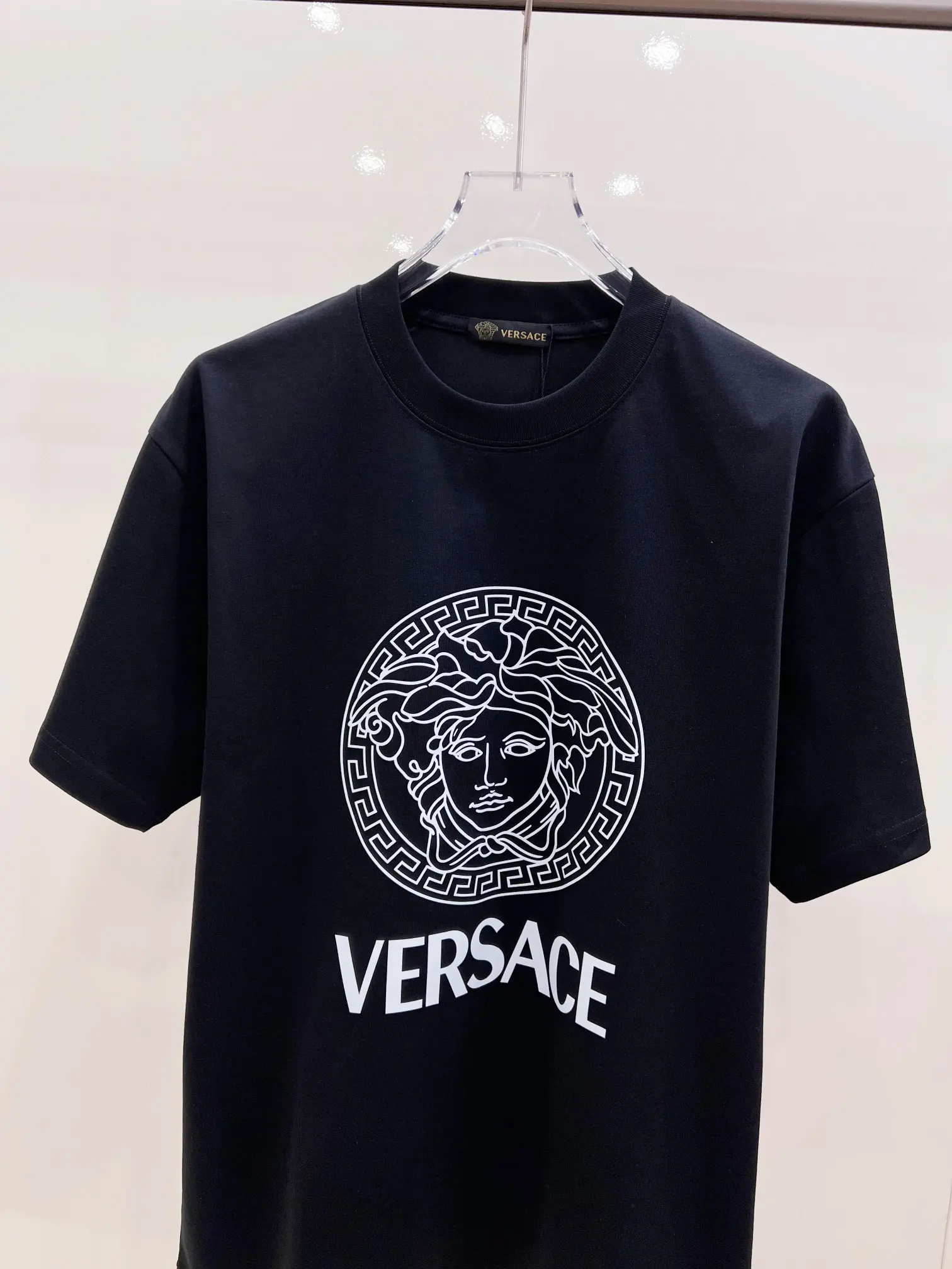 Medusa Logo Graphic T-Shirt D14520140 — view 4