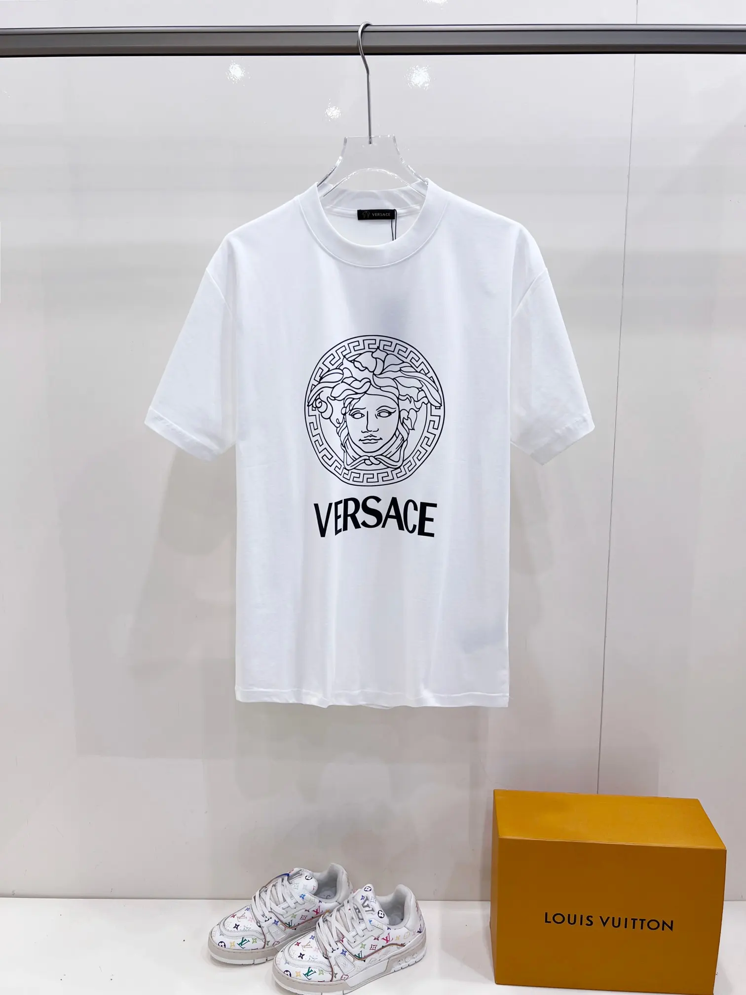 Medusa Logo Graphic T-Shirt D14520141