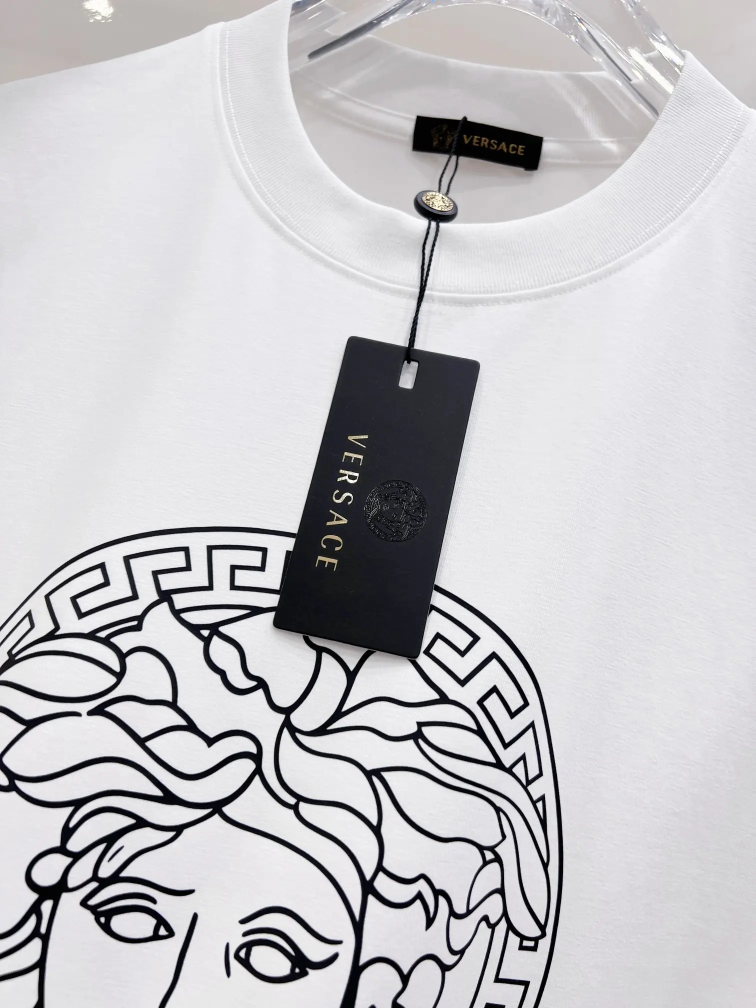 Medusa Logo Graphic T-Shirt D14520141 — view 8