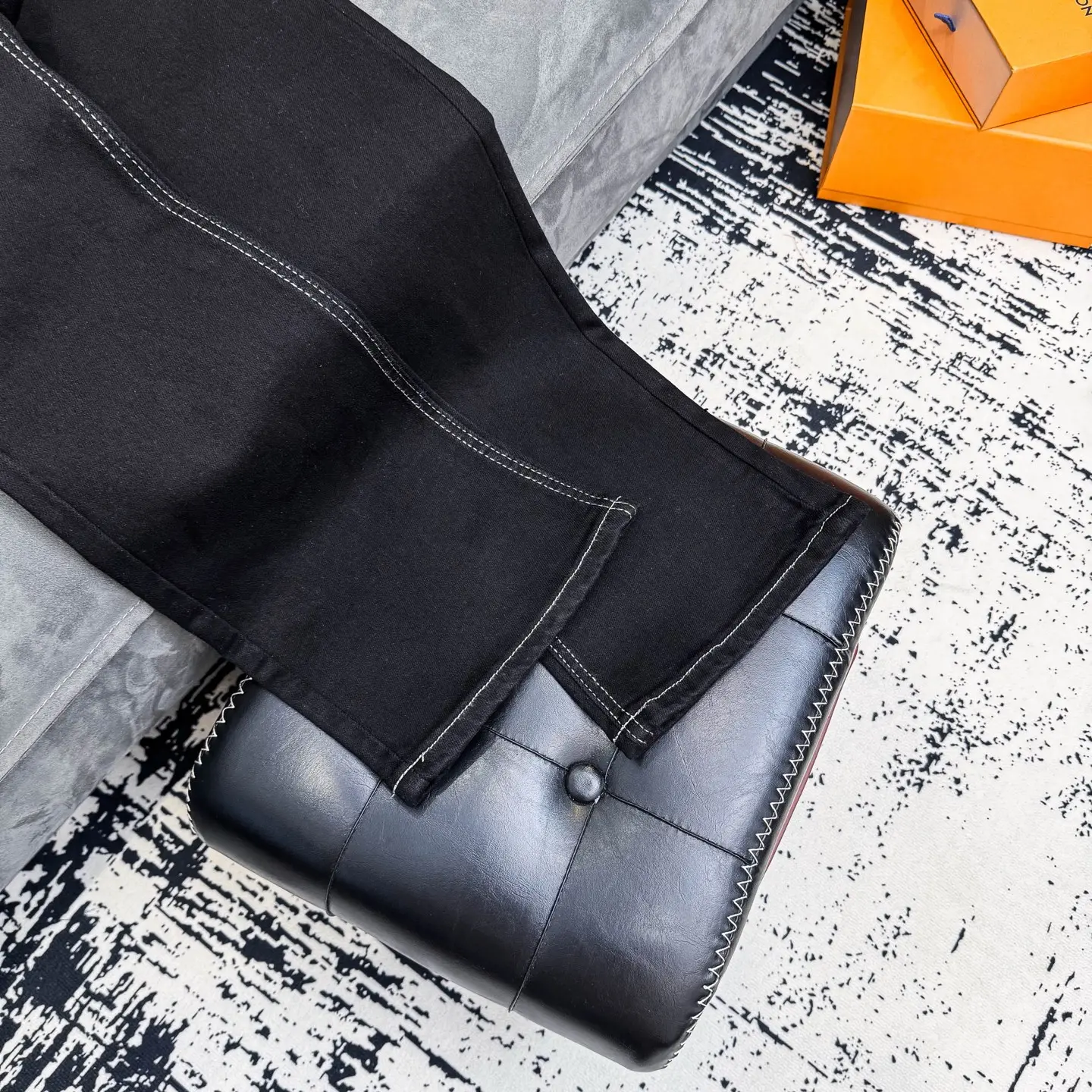 Contrast Stitch Flare-Leg Jeans D16021791 — view 9
