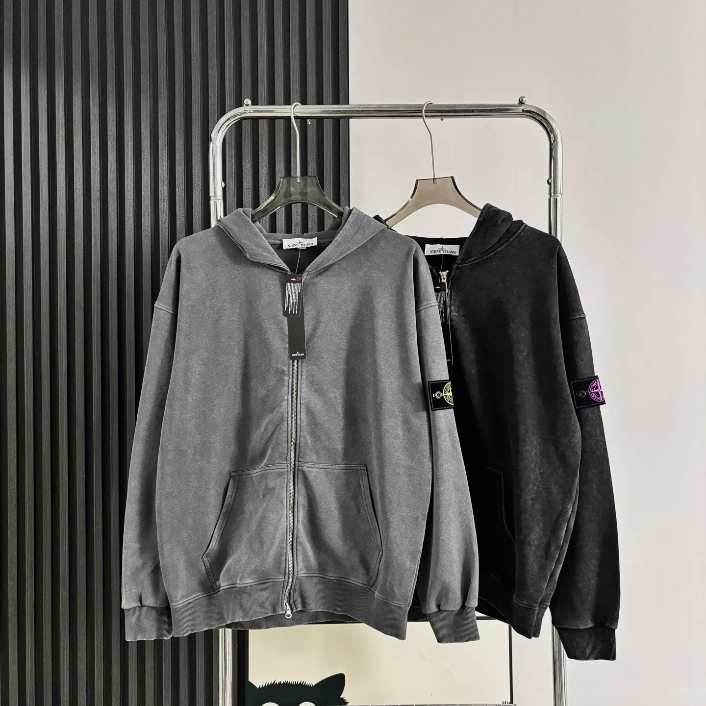 Garment-Dyed Zip-Up Hoodie D16021462 — view 2