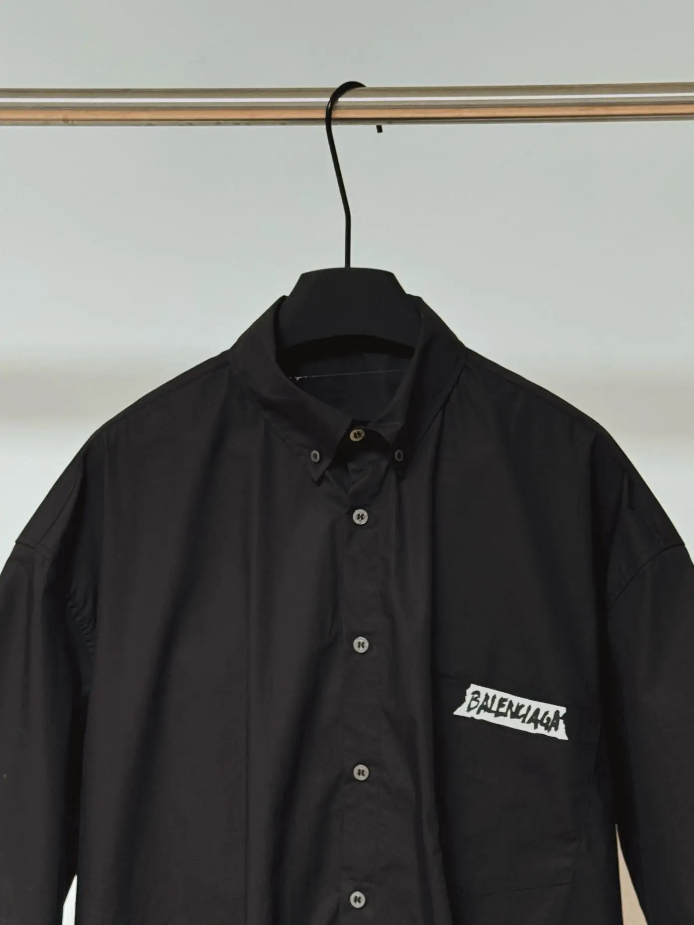Tape Logo Oversized Short-Sleeve Shirt D16519832 — view 4