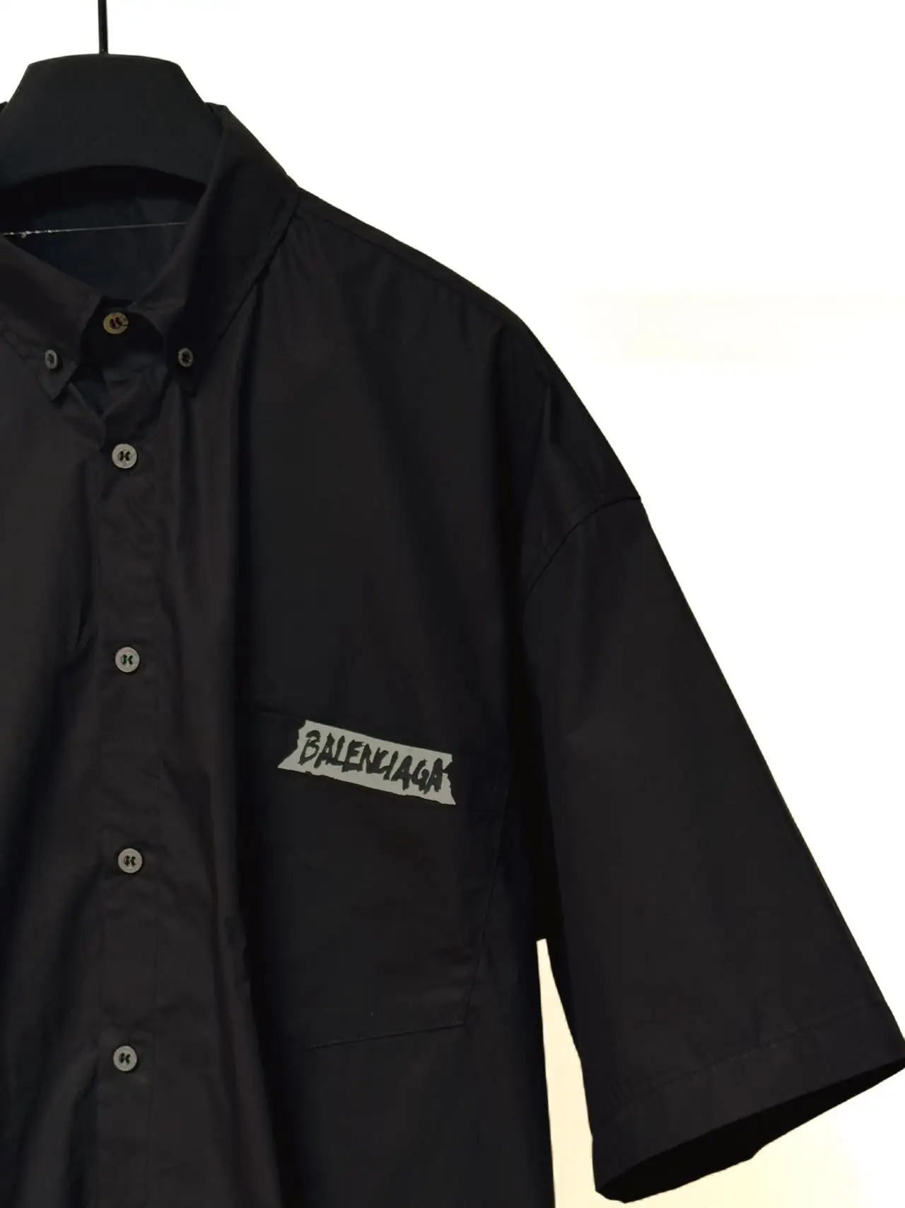 Tape Logo Oversized Short-Sleeve Shirt D16519832 — view 5