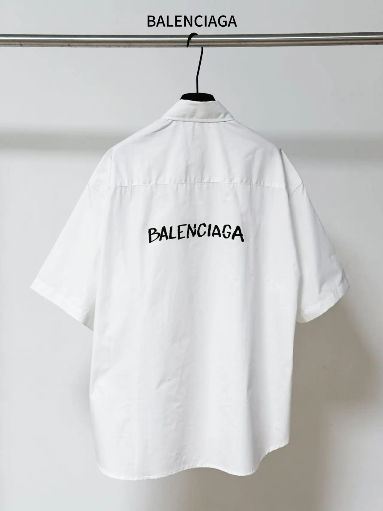 Oversized Tape Logo Short-Sleeve Shirt D16519831 — view 2