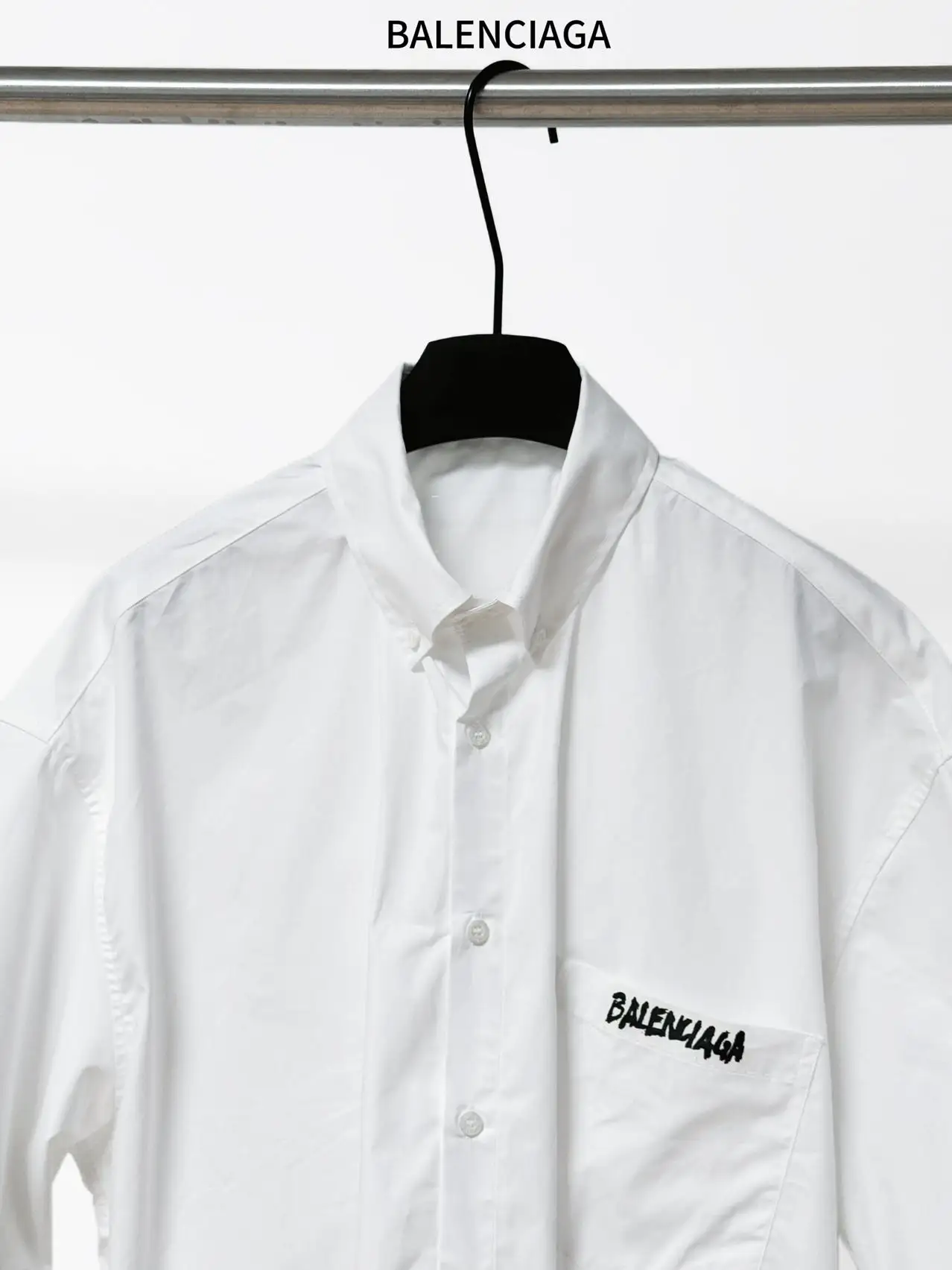 Oversized Tape Logo Short-Sleeve Shirt D16519831 — view 4