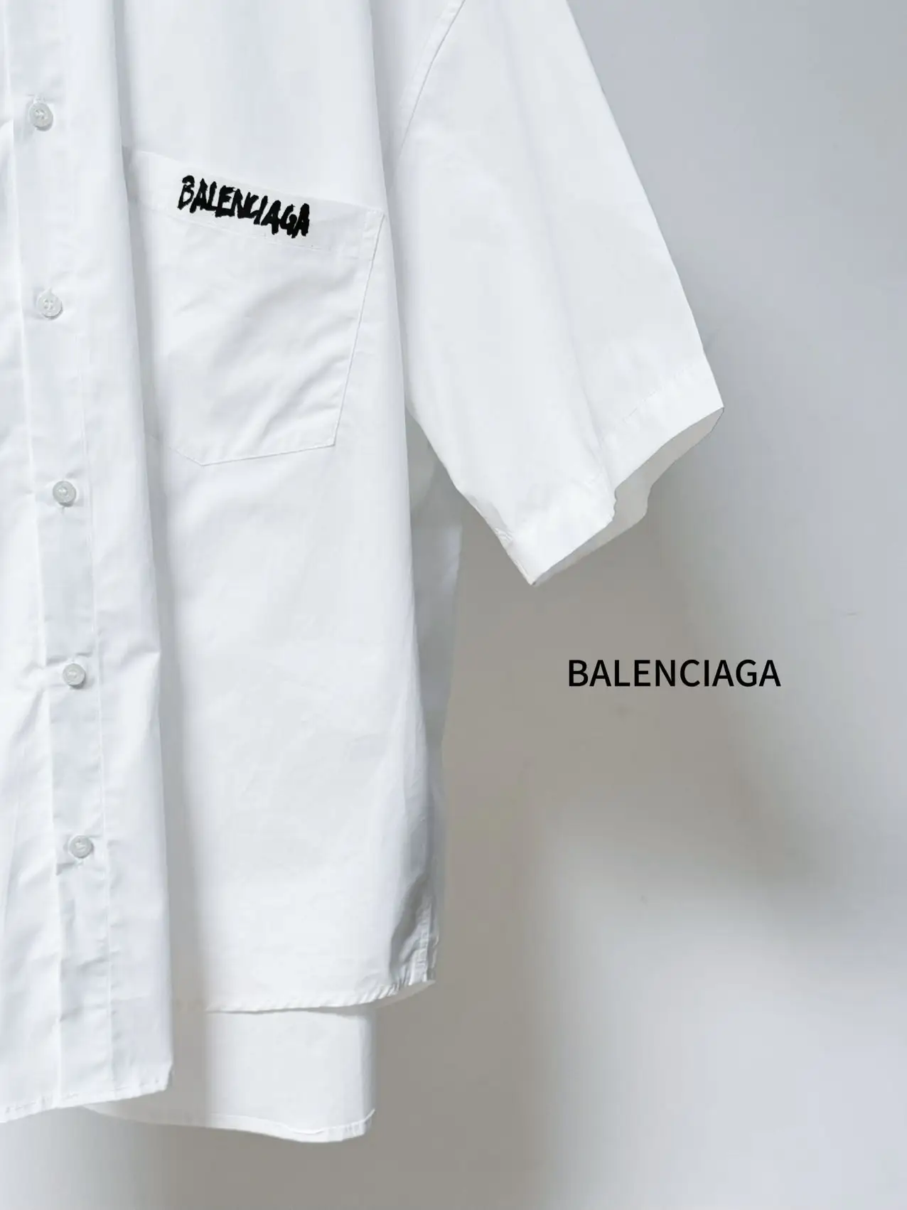 Oversized Tape Logo Short-Sleeve Shirt D16519831 — view 8