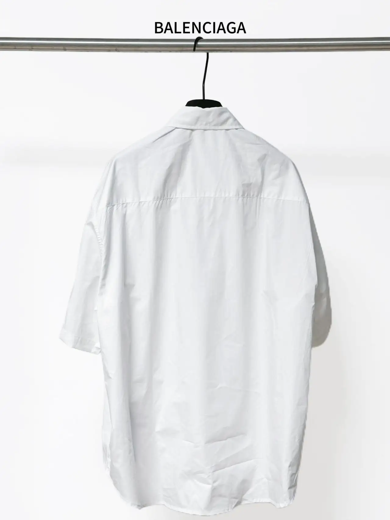 Embroidered Crest Oversized Short-Sleeve Shirt D16519837 — view 2