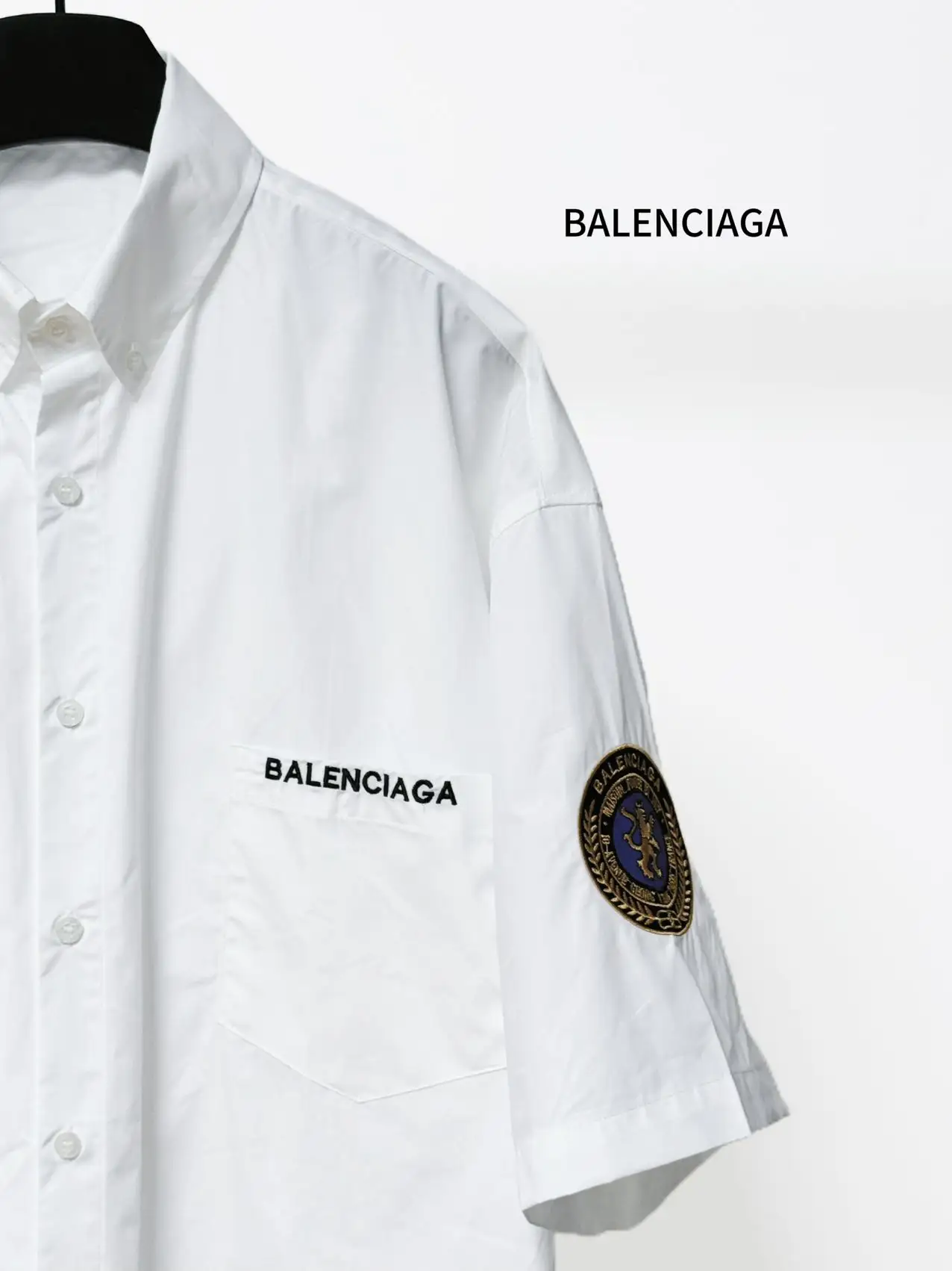 Embroidered Crest Oversized Short-Sleeve Shirt D16519837 — view 5