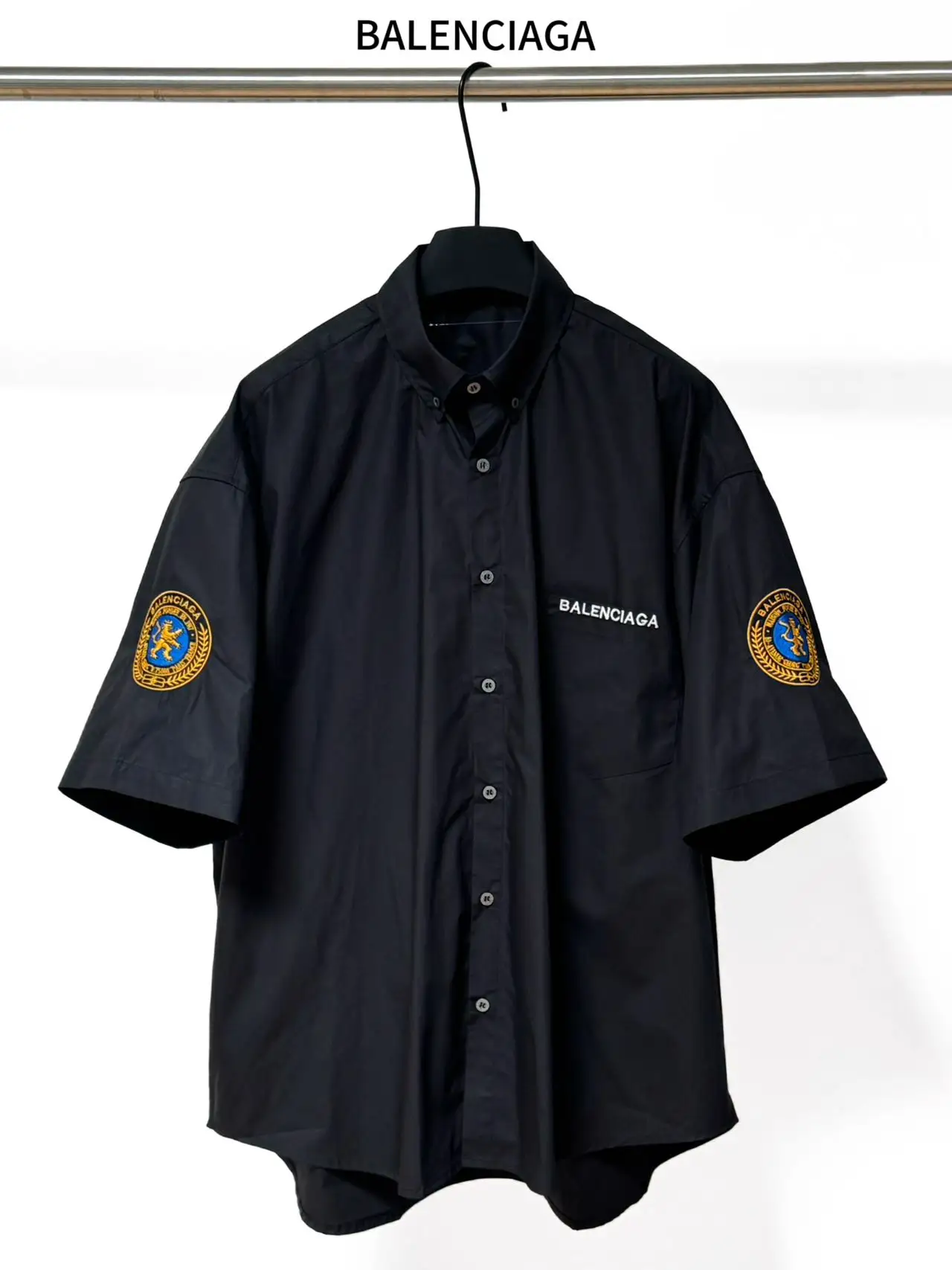Balenciaga Embroidered Crest Short-Sleeve Shirt D16519838