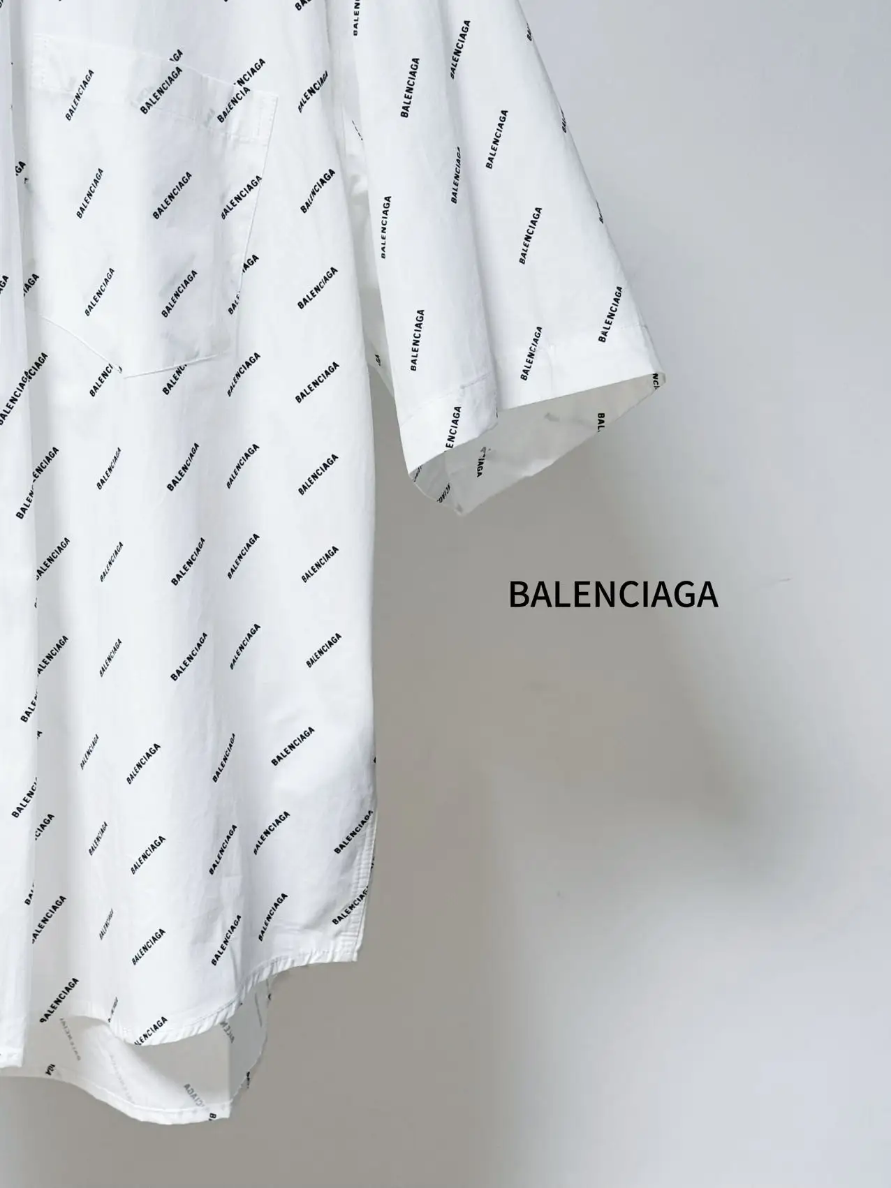 Monogram Print Short-Sleeve Oversized Shirt D16519839 — view 8