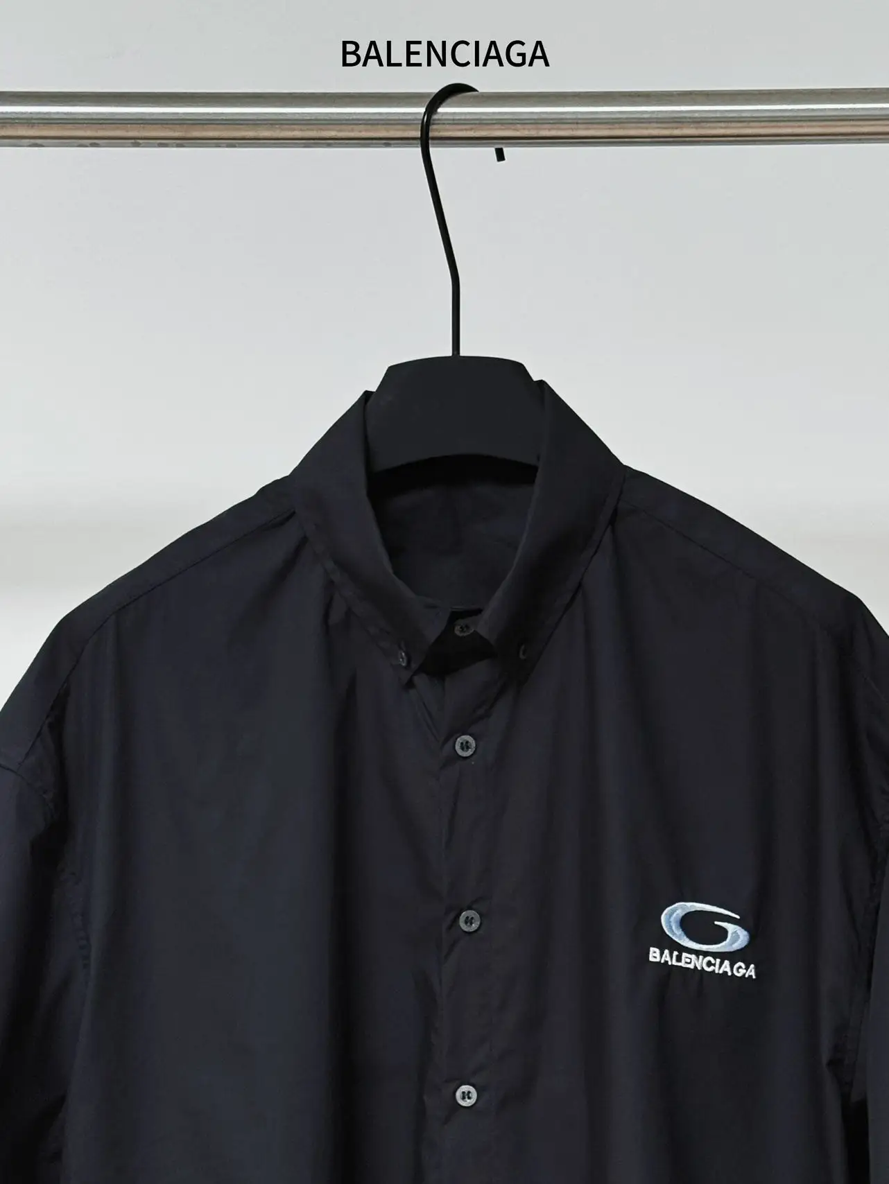 Embroidered Logo Short-Sleeve Shirt D16519834 — view 4