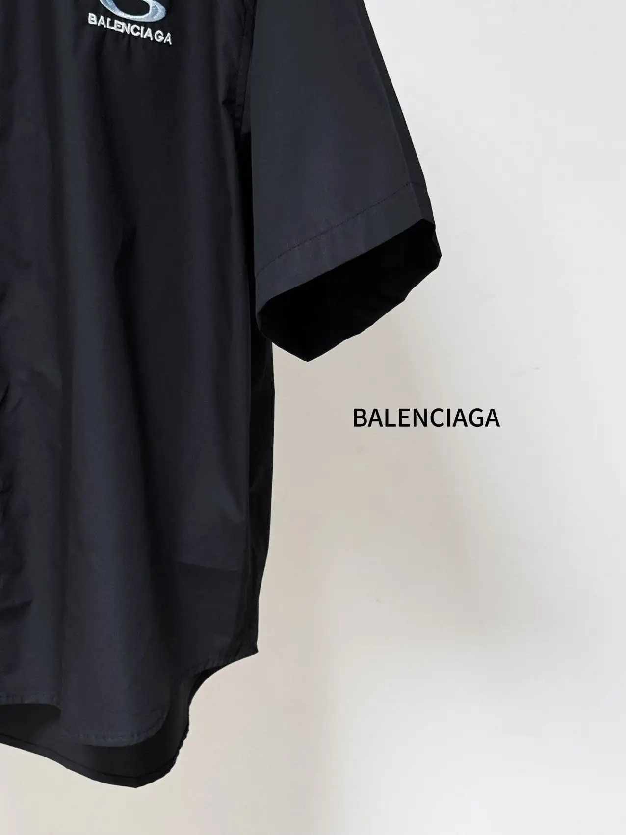 Embroidered Logo Short-Sleeve Shirt D16519834 — view 8