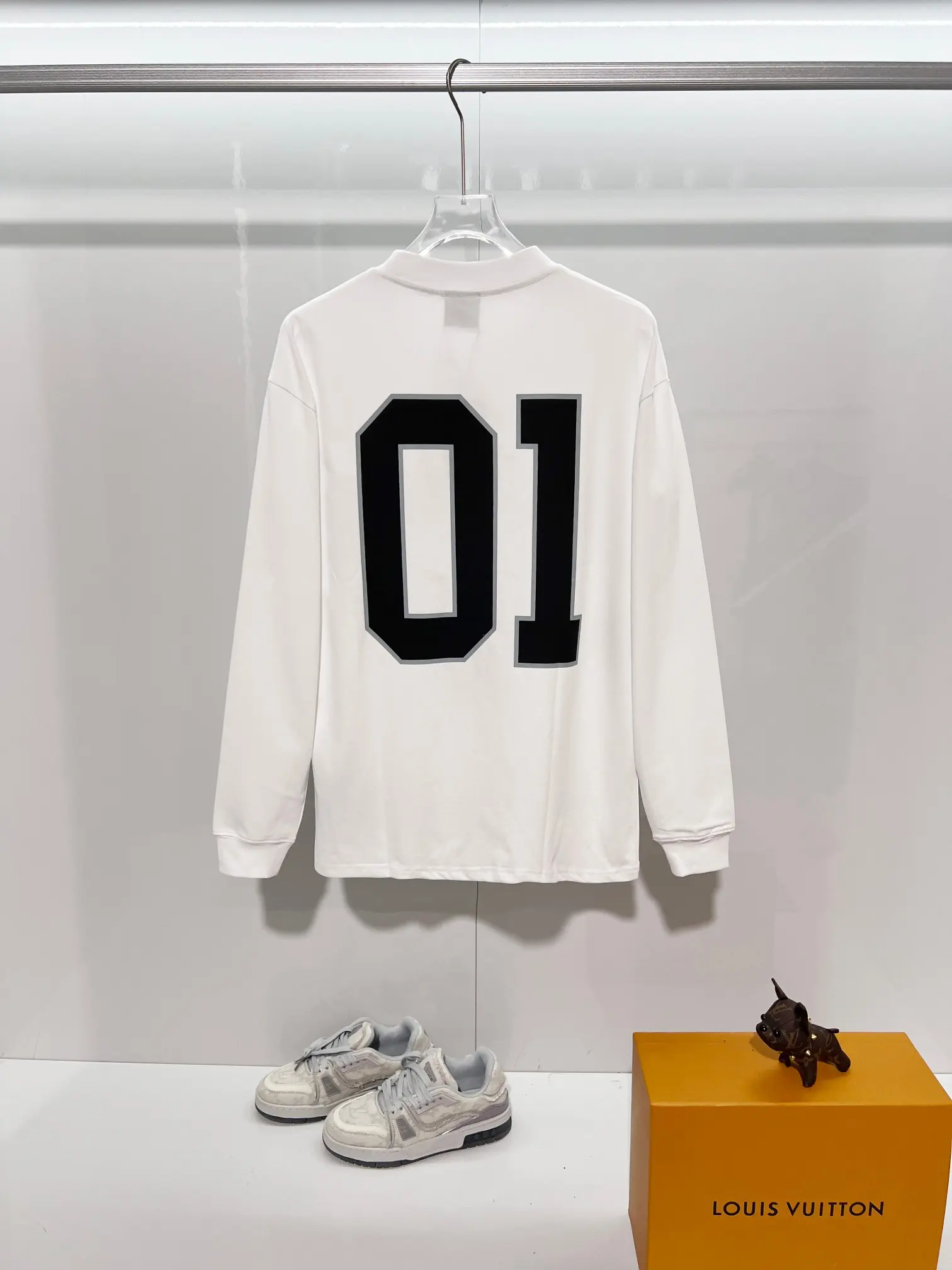 Basketball Logo Long-Sleeve T-Shirt D16522861 — view 2