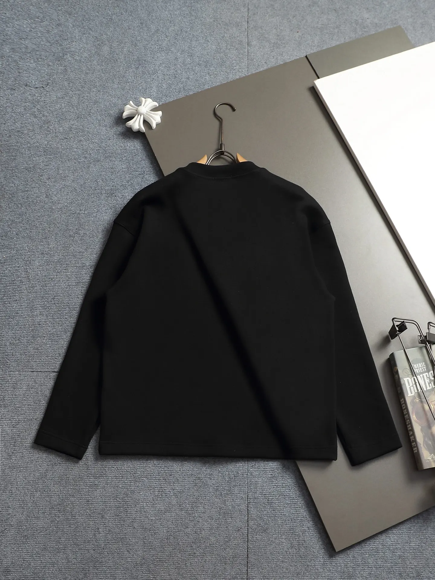 Anagram Embossed Cotton Sweatshirt D17021957 — view 10